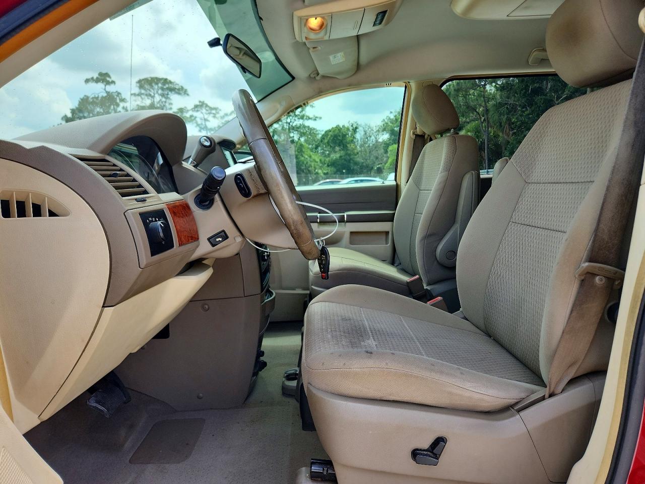 2008 Chrysler Town & Country Lx Burgundy vin: 2A8HR44H08R637478