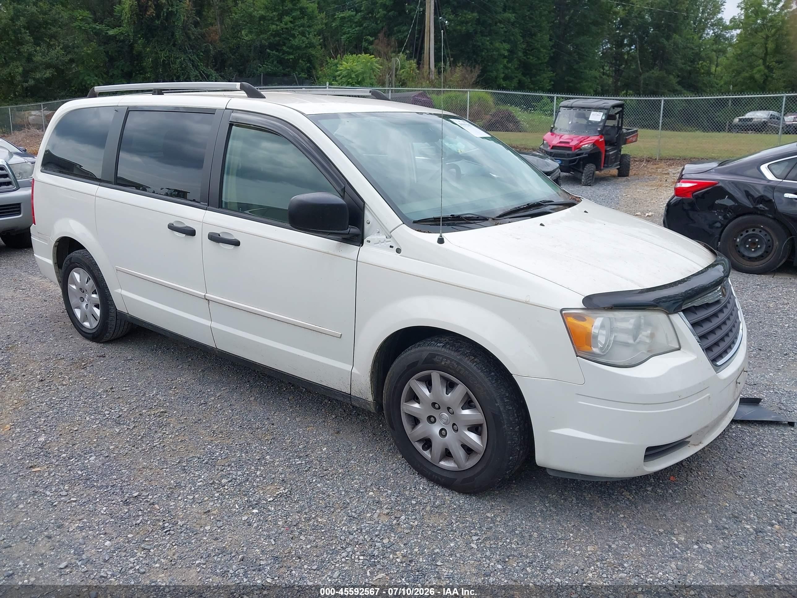 2008 Chrysler Town & Country Lx White vin: 2A8HR44H08R687121