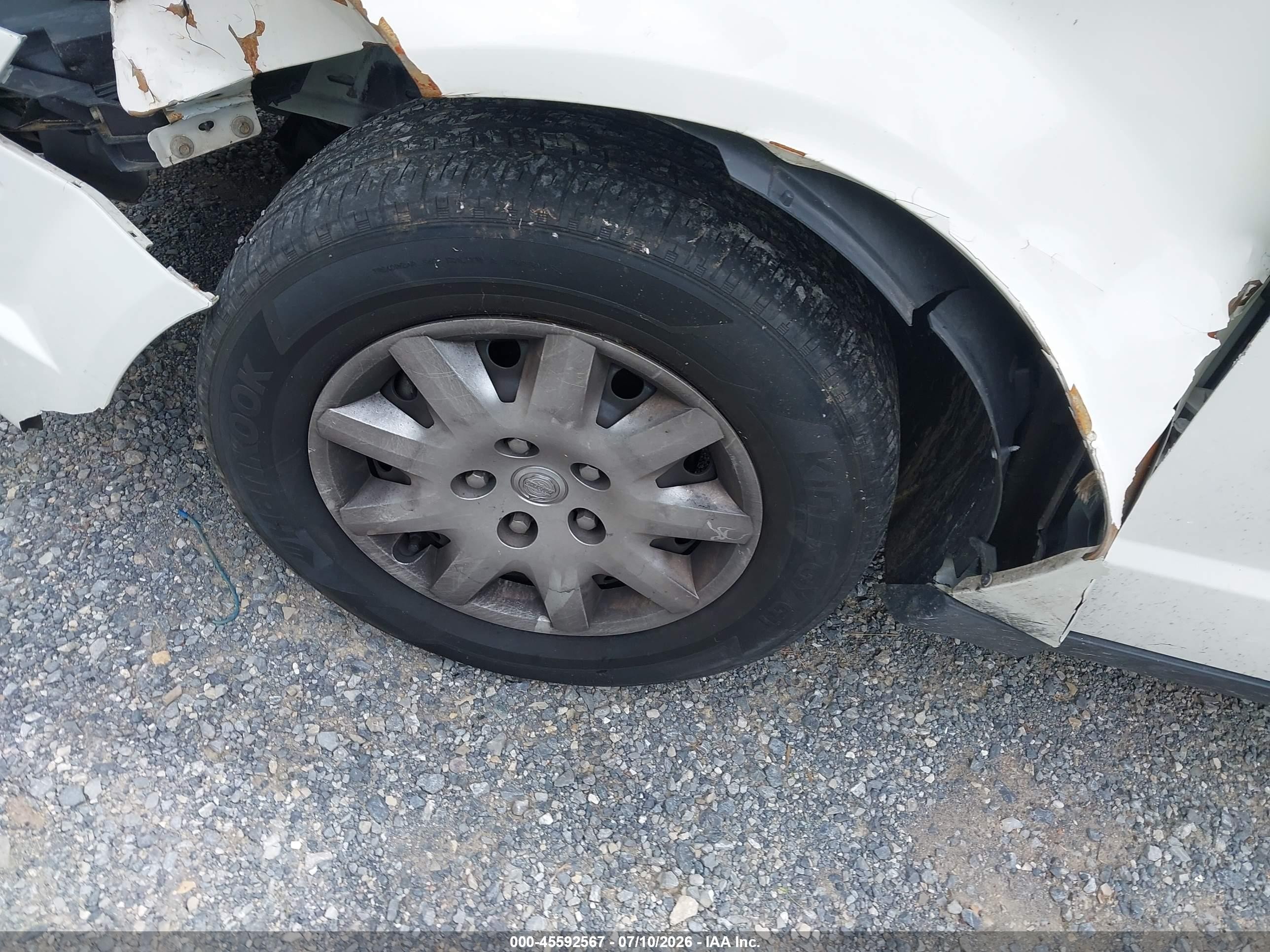 2008 Chrysler Town & Country Lx White vin: 2A8HR44H08R687121