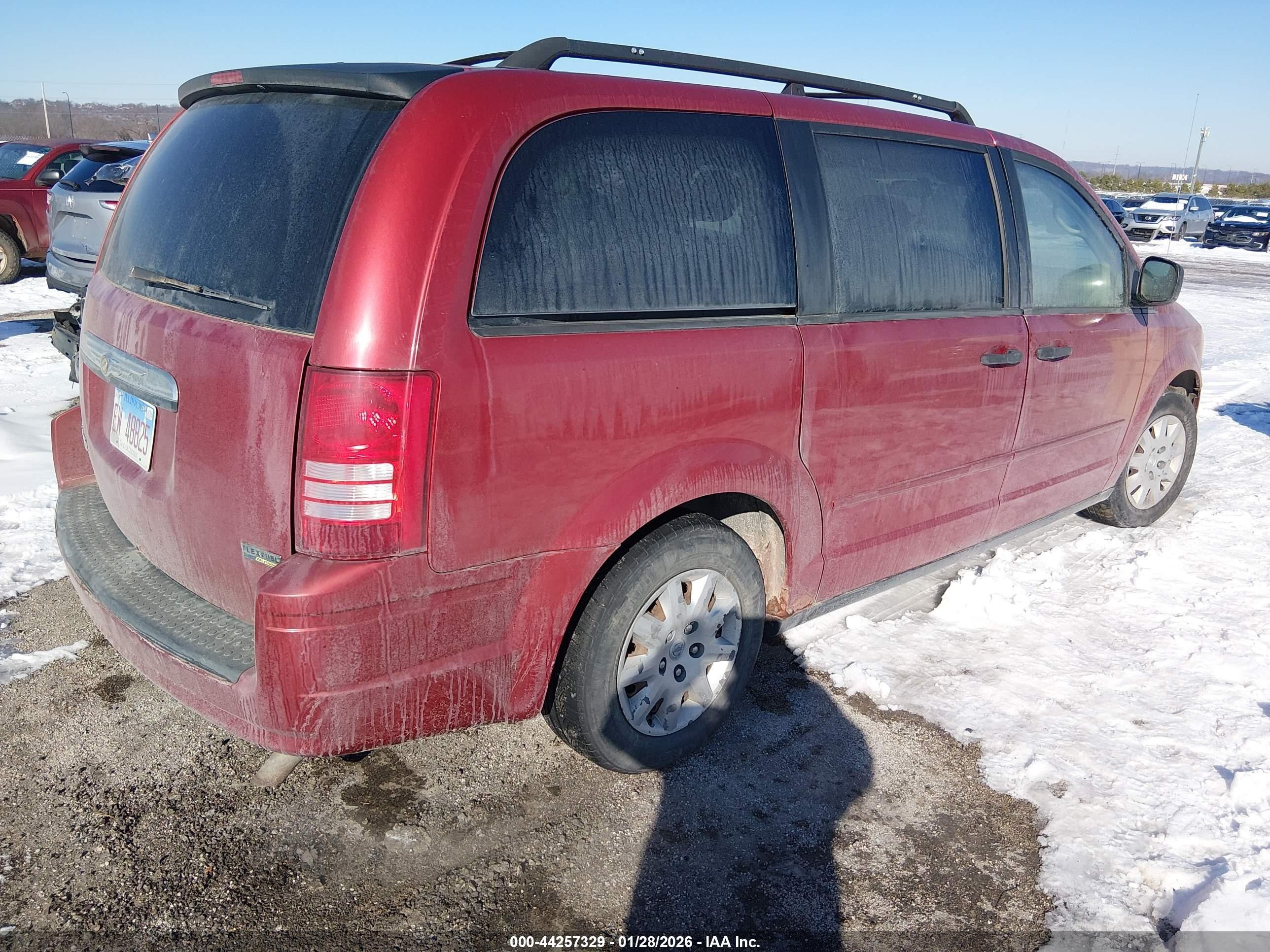 2008 Chrysler Town & Country Lx Red vin: 2A8HR44H08R722207