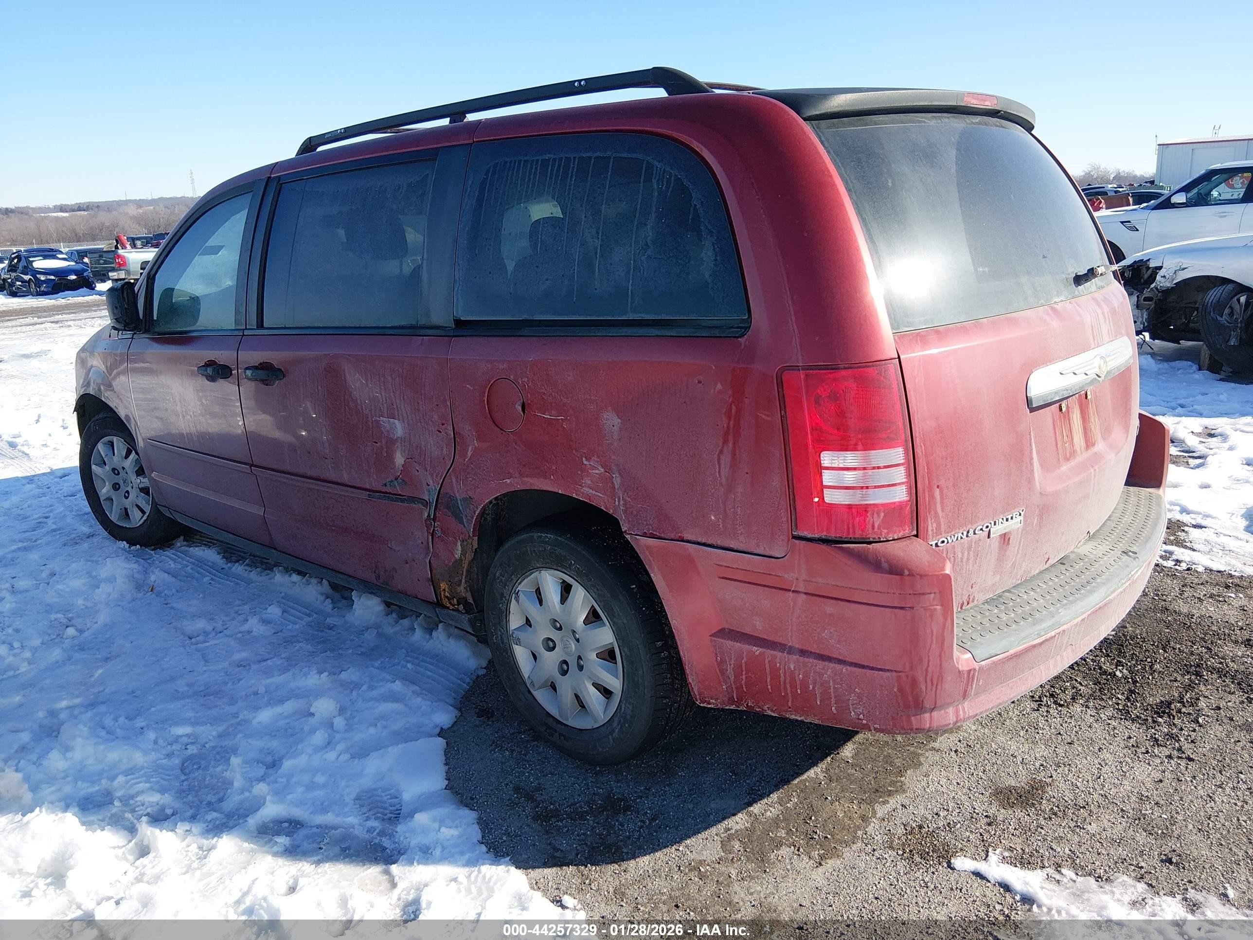 2008 Chrysler Town & Country Lx Red vin: 2A8HR44H08R722207