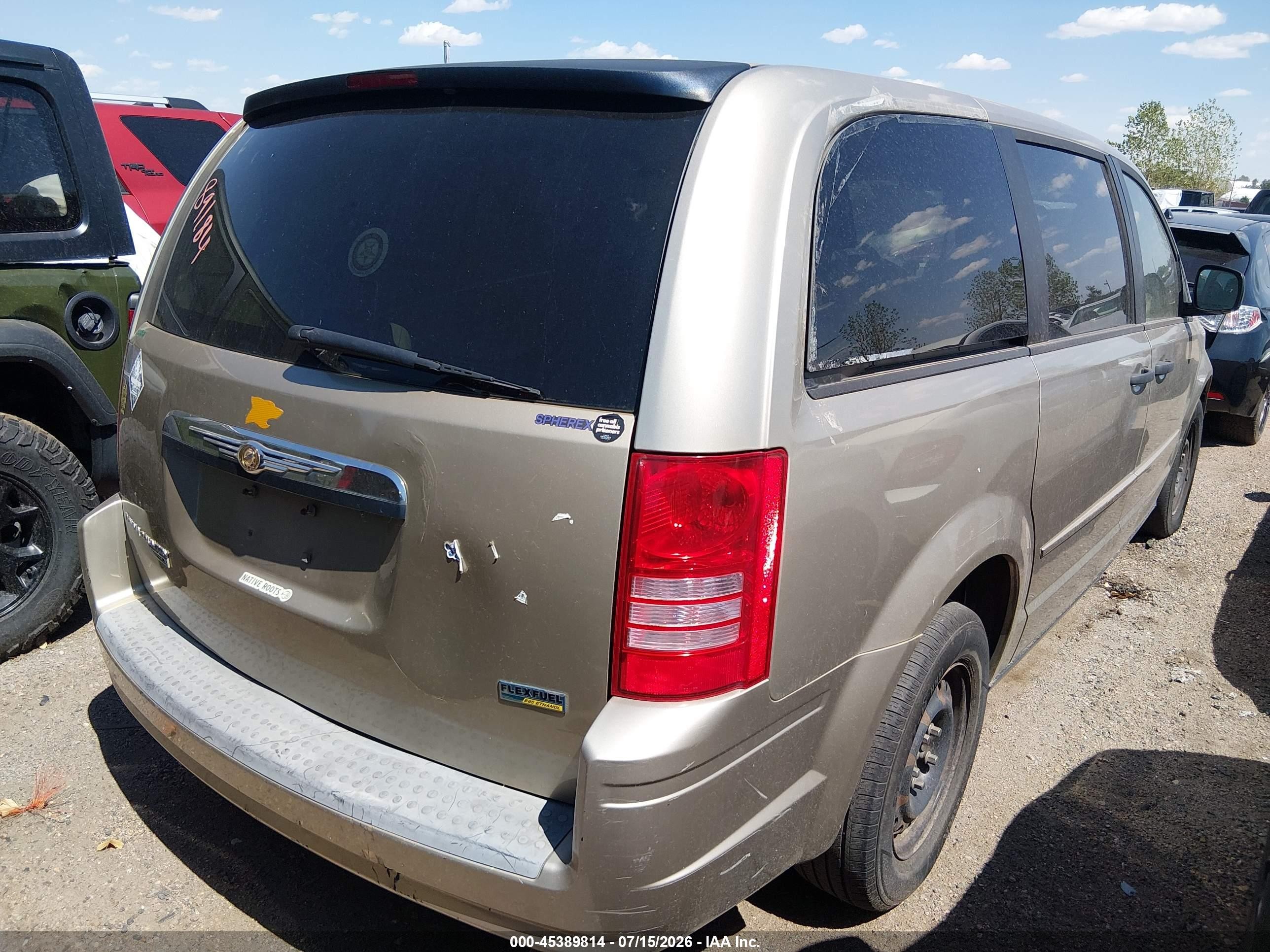 2008 Chrysler Town & Country Lx Gold vin: 2A8HR44H18R151617