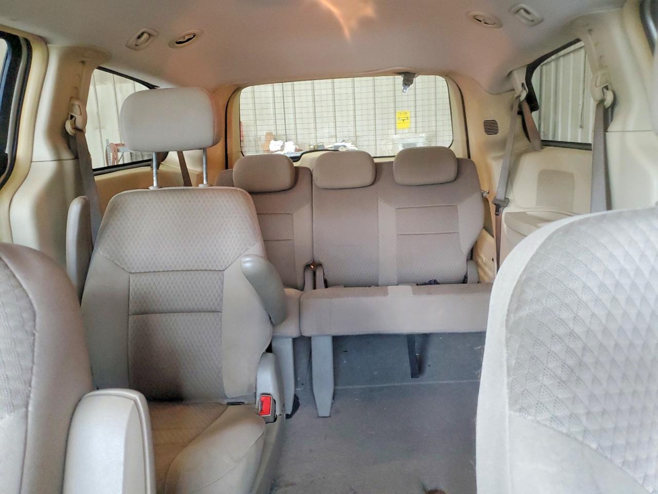 2008 Chrysler Town & Country Lx Gold vin: 2A8HR44H28R621587