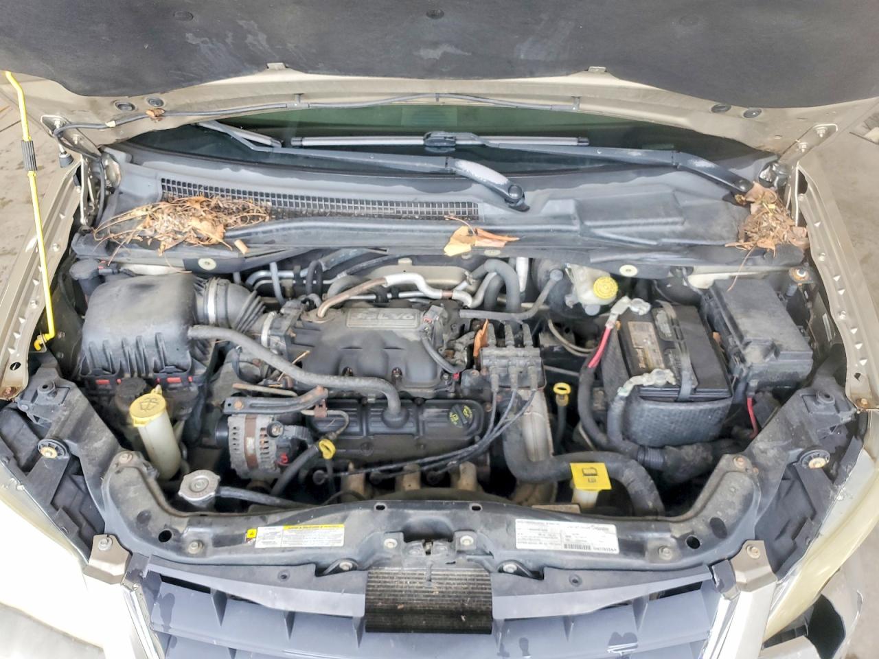2008 Chrysler Town & Country Lx Gold vin: 2A8HR44H28R621587
