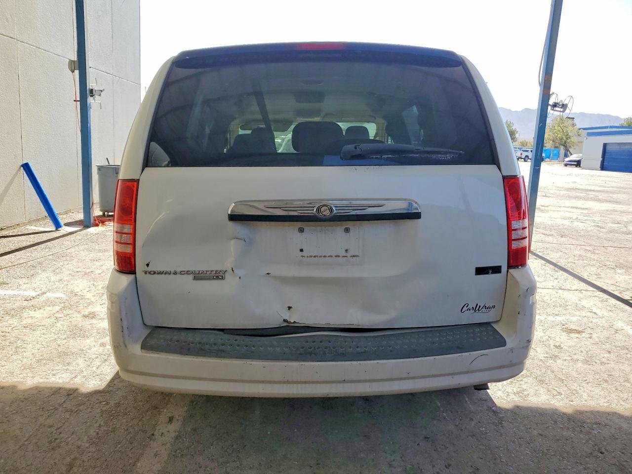 2008 Chrysler Town & Country Lx White vin: 2A8HR44H28R688027