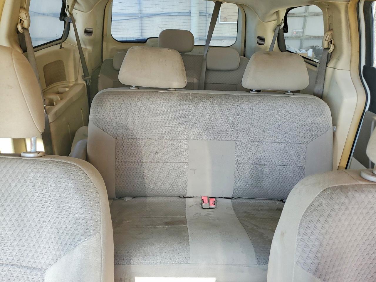 2008 Chrysler Town & Country Lx White vin: 2A8HR44H28R688027