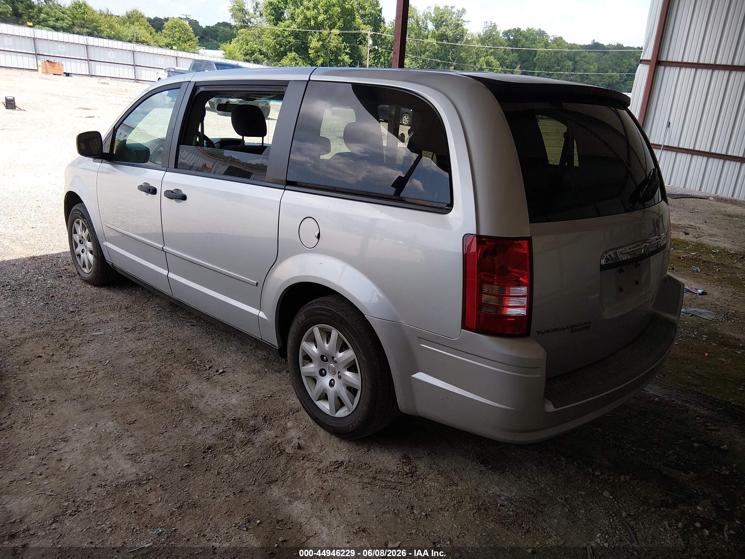 2008 Chrysler Town & Country Lx Silver vin: 2A8HR44H38R623946
