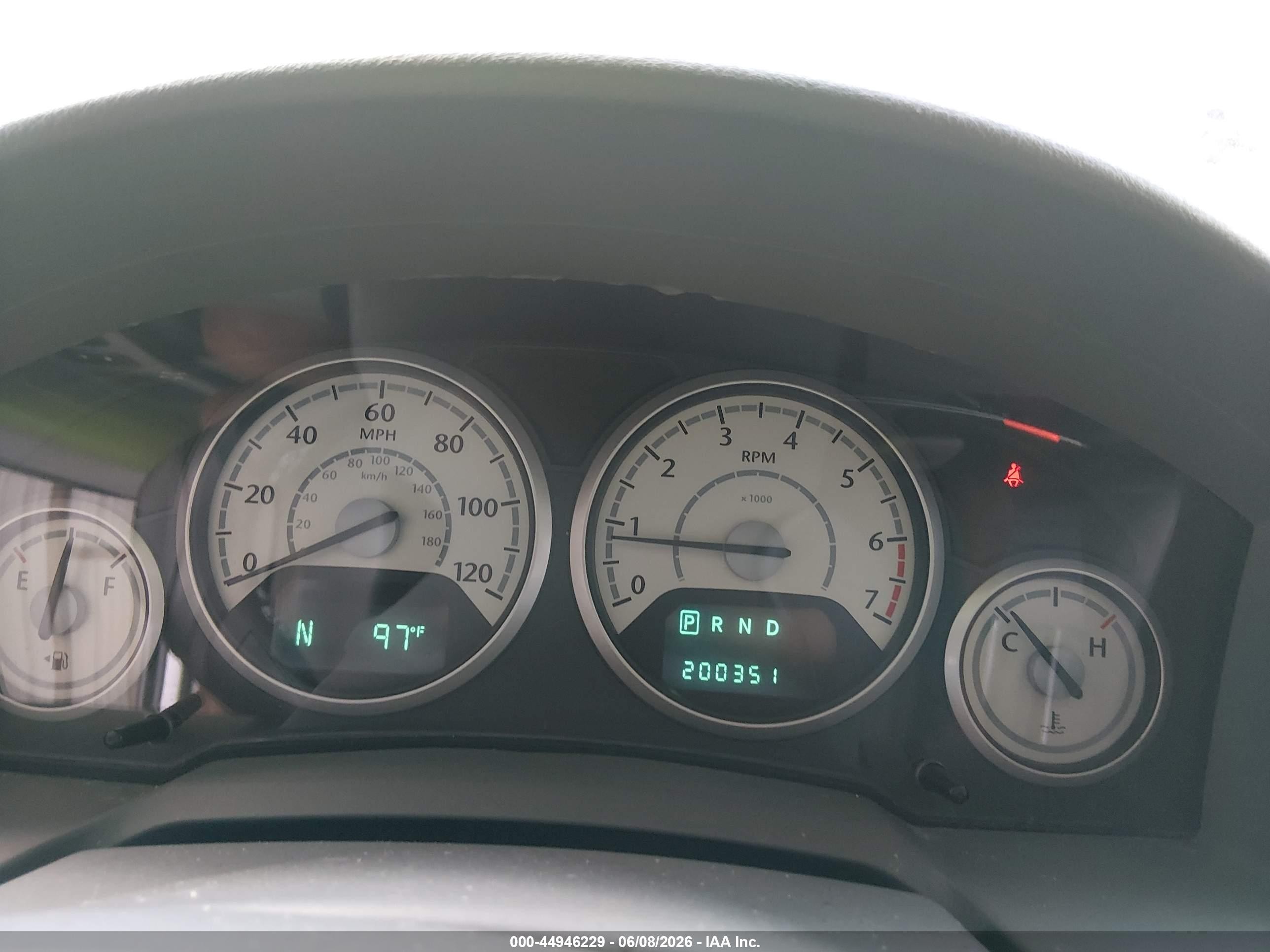 2008 Chrysler Town & Country Lx Silver vin: 2A8HR44H38R623946
