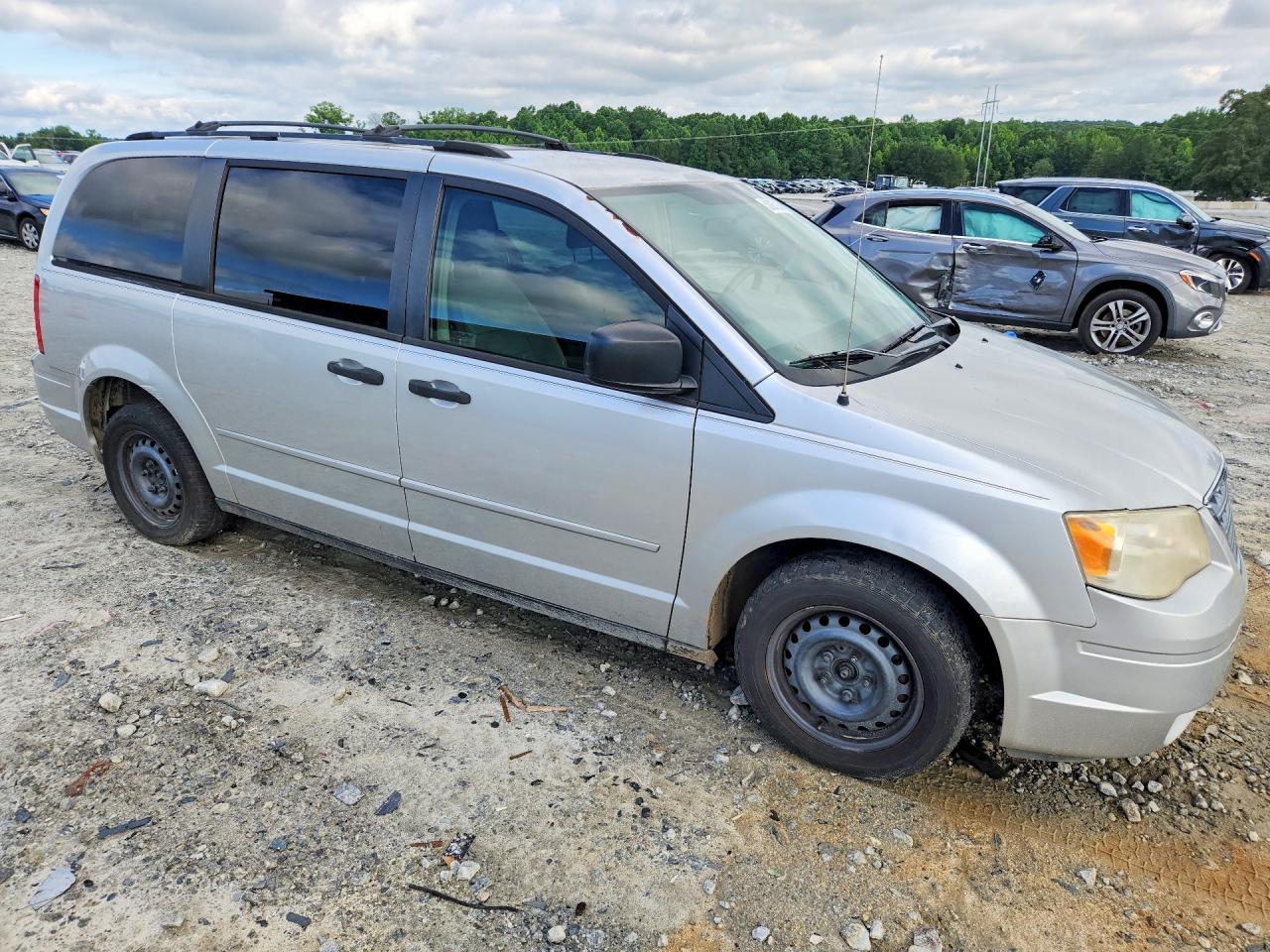 2008 Chrysler Town & Country Lx Silver vin: 2A8HR44H38R683015
