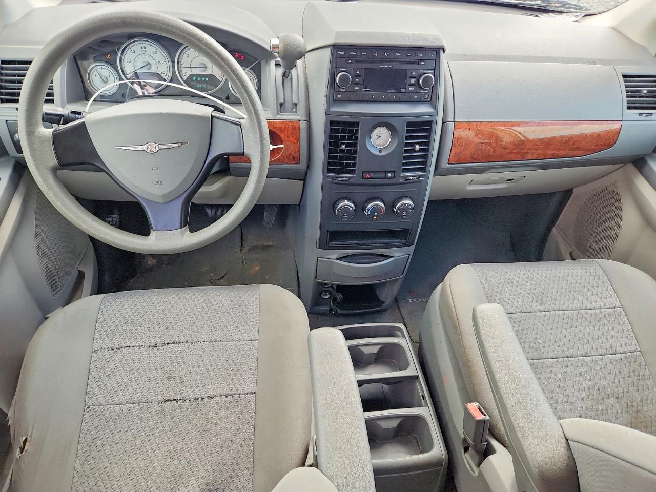 2008 Chrysler Town & Country Lx Silver vin: 2A8HR44H38R683015