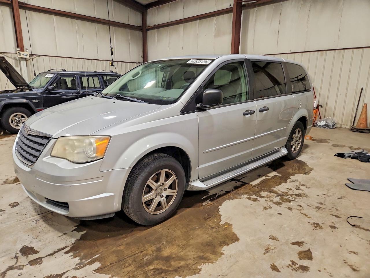 2008 Chrysler Town & Country Lx Silver vin: 2A8HR44H38R778061