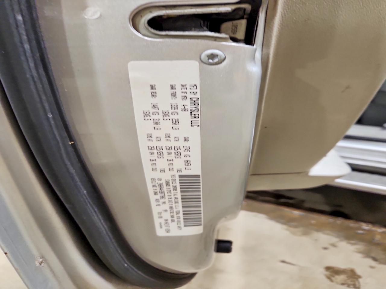 2008 Chrysler Town & Country Lx Silver vin: 2A8HR44H38R778061
