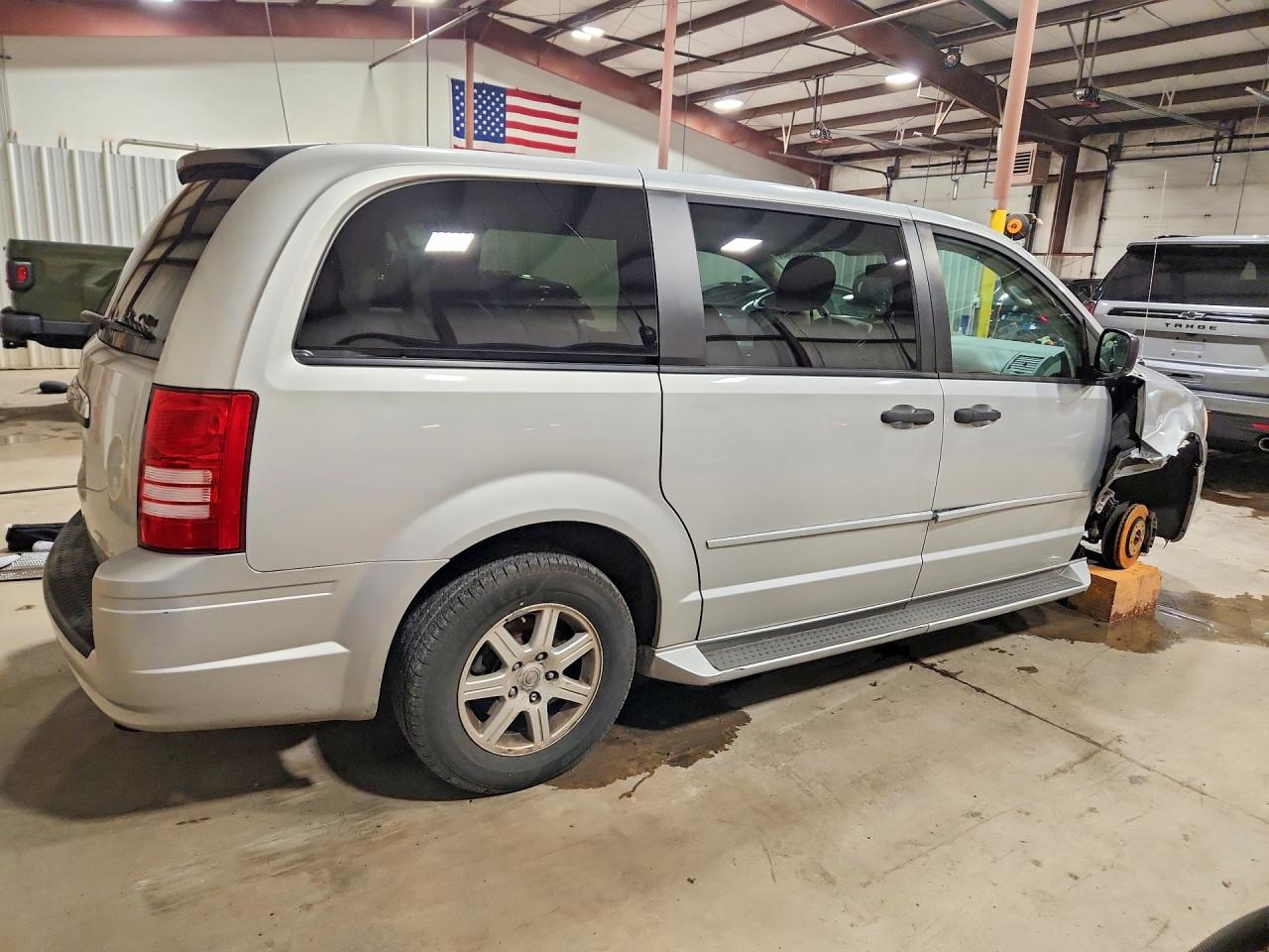 2008 Chrysler Town & Country Lx Silver vin: 2A8HR44H38R778061