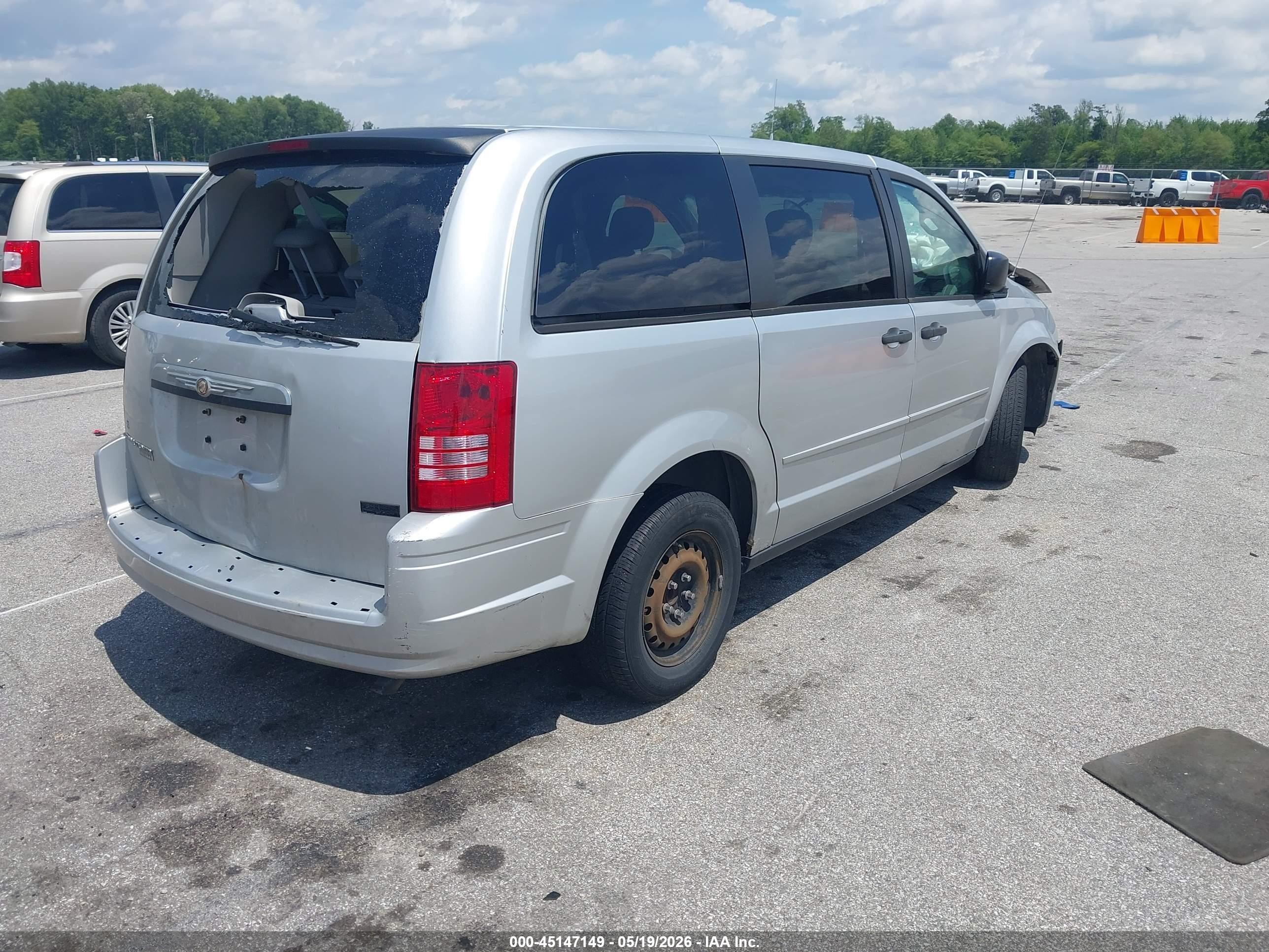 2008 Chrysler Town & Country Lx Серебряный vin: 2A8HR44H68R703323