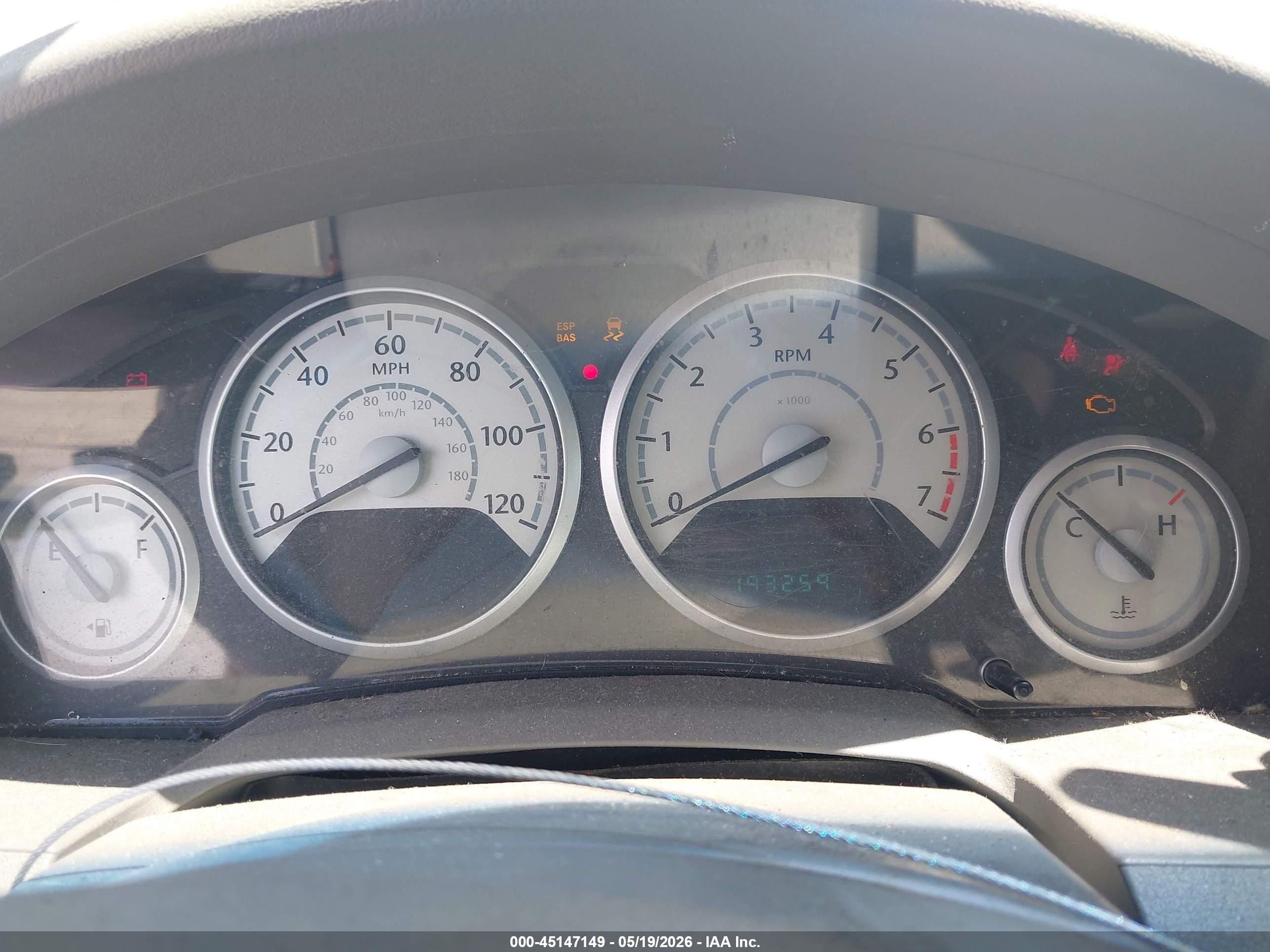 2008 Chrysler Town & Country Lx Серебряный vin: 2A8HR44H68R703323