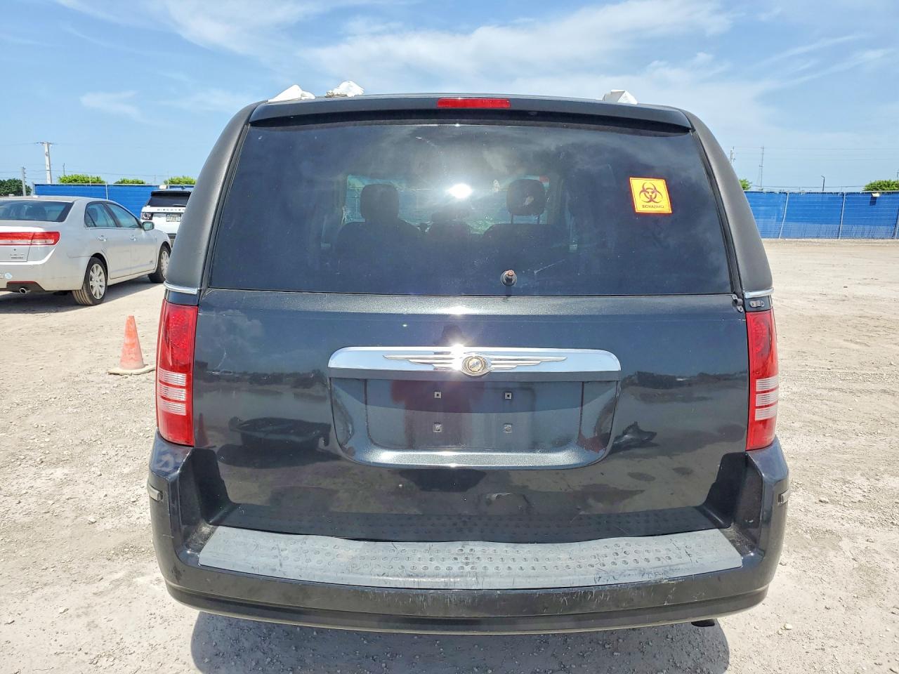 2008 Chrysler Town & Country Lx Black vin: 2A8HR44H98R634336