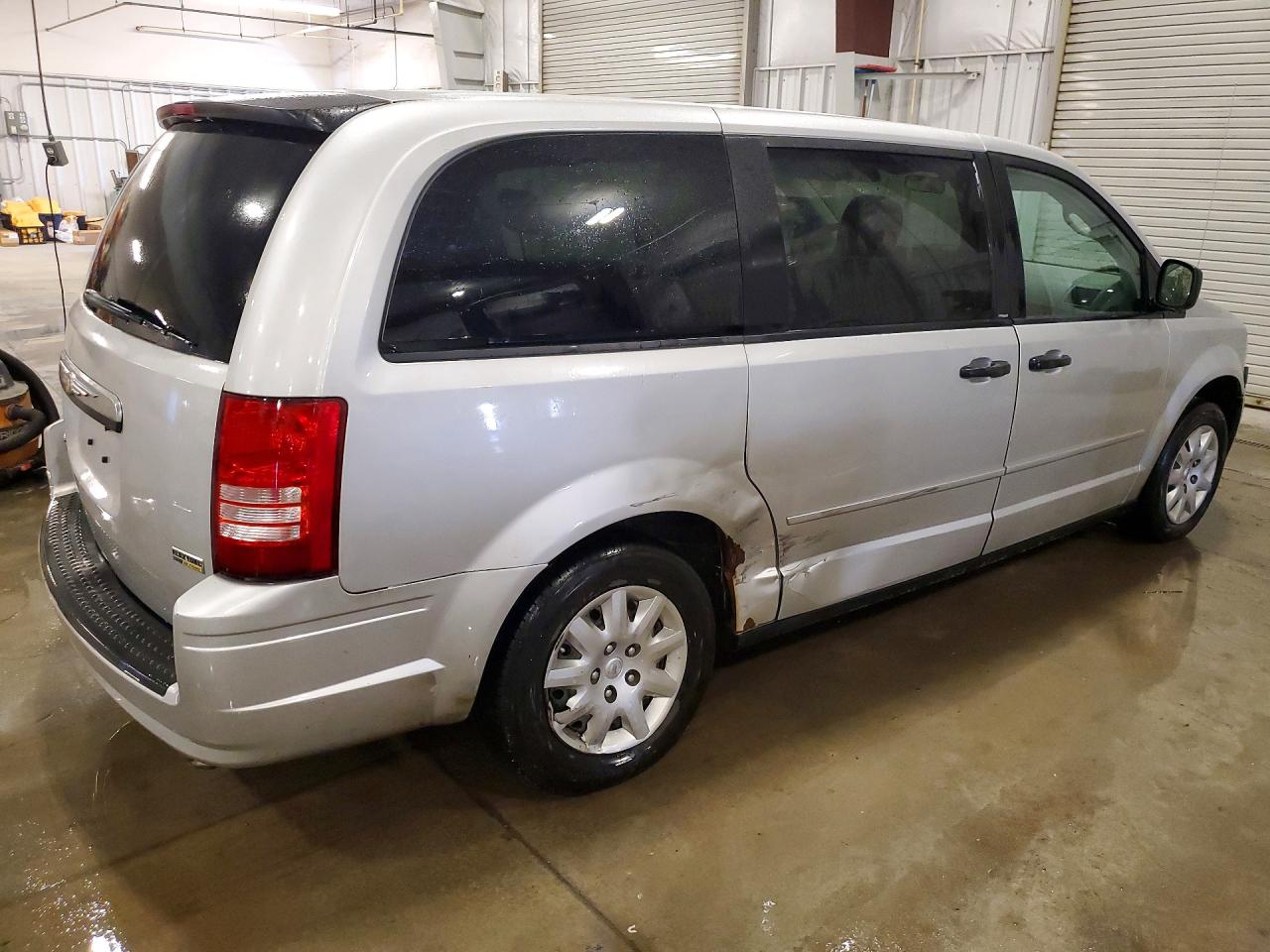 2008 Chrysler Town & Country Lx Серебряный vin: 2A8HR44H98R748868
