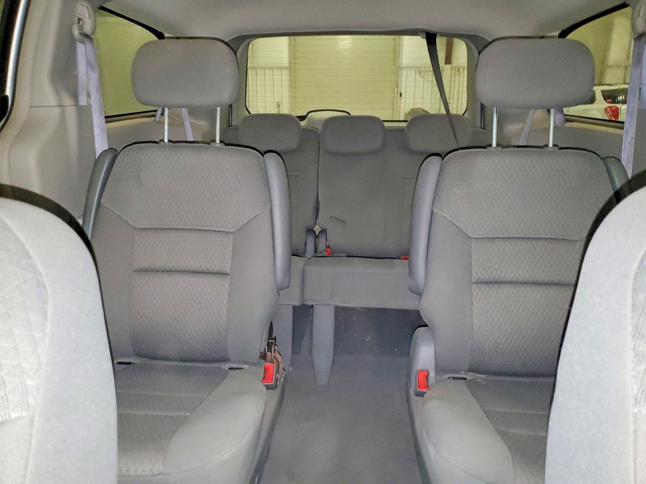 2008 Chrysler Town & Country Lx Серебряный vin: 2A8HR44H98R748868