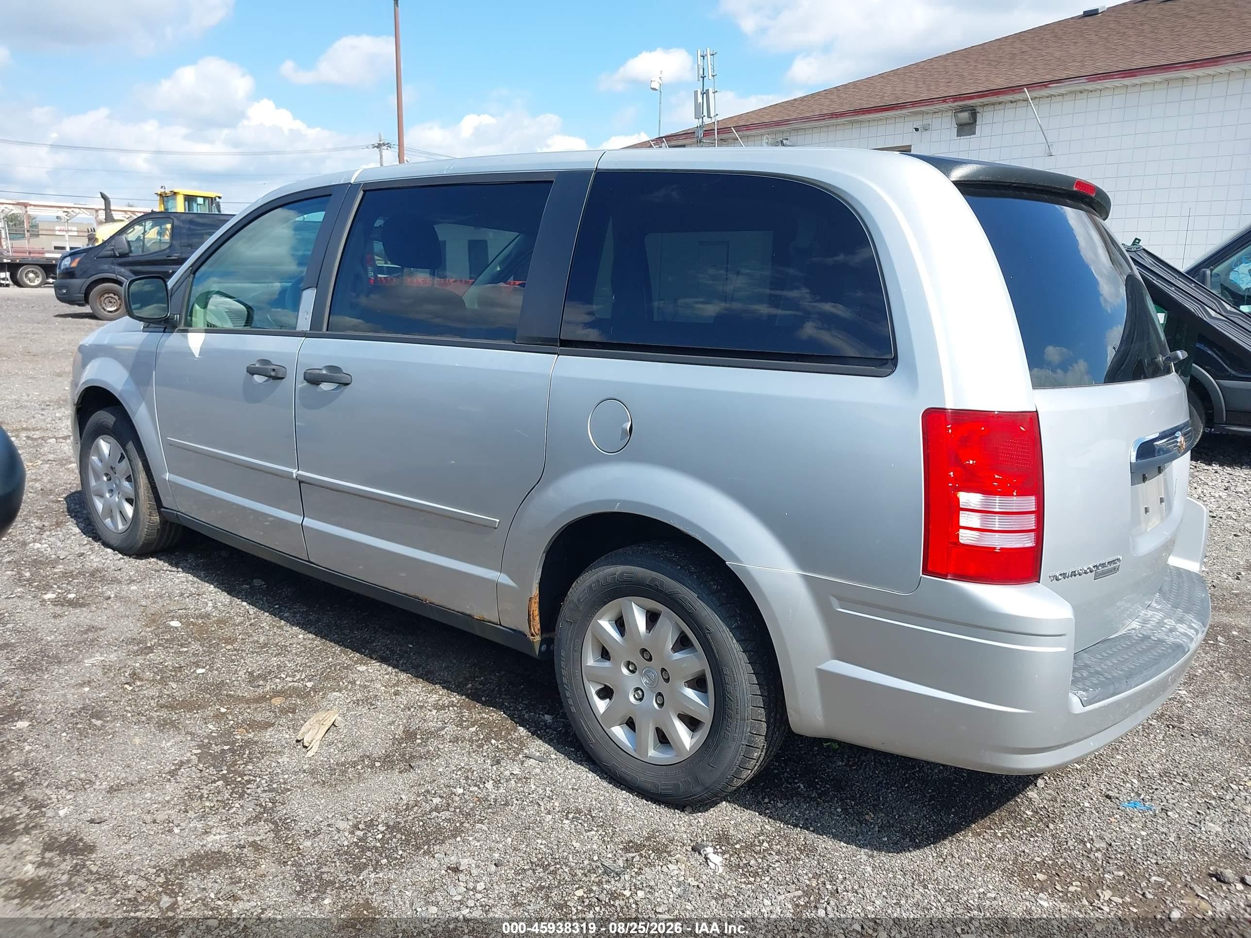 2008 Chrysler Town & Country Lx Silver vin: 2A8HR44H98R768845