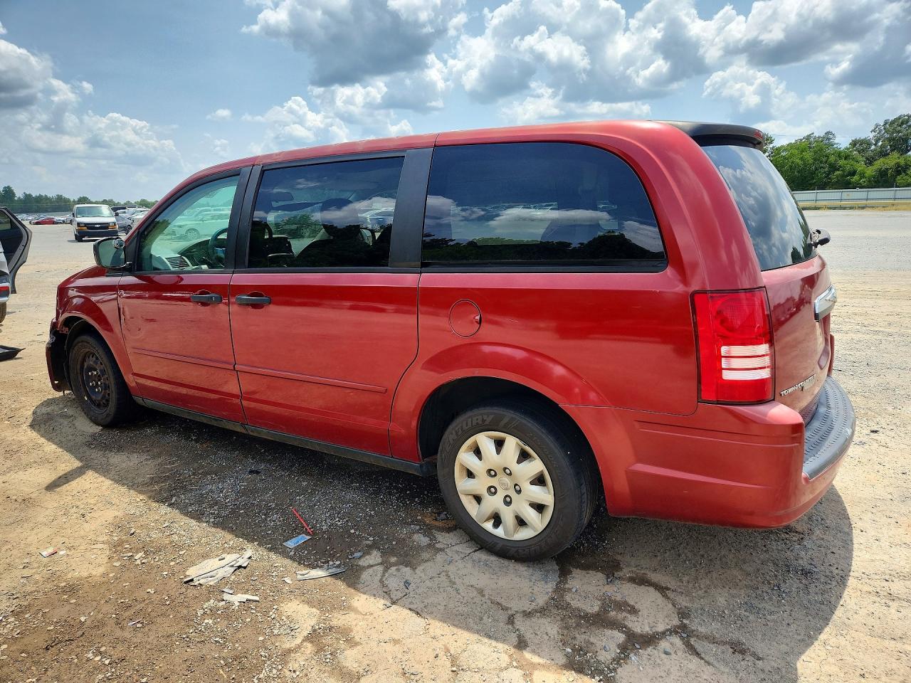 2008 Chrysler Town & Country Lx Красный vin: 2A8HR44HX8R799392