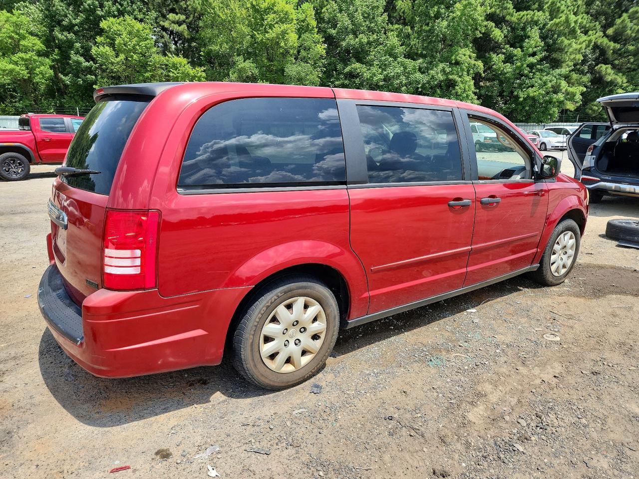 2008 Chrysler Town & Country Lx Красный vin: 2A8HR44HX8R799392
