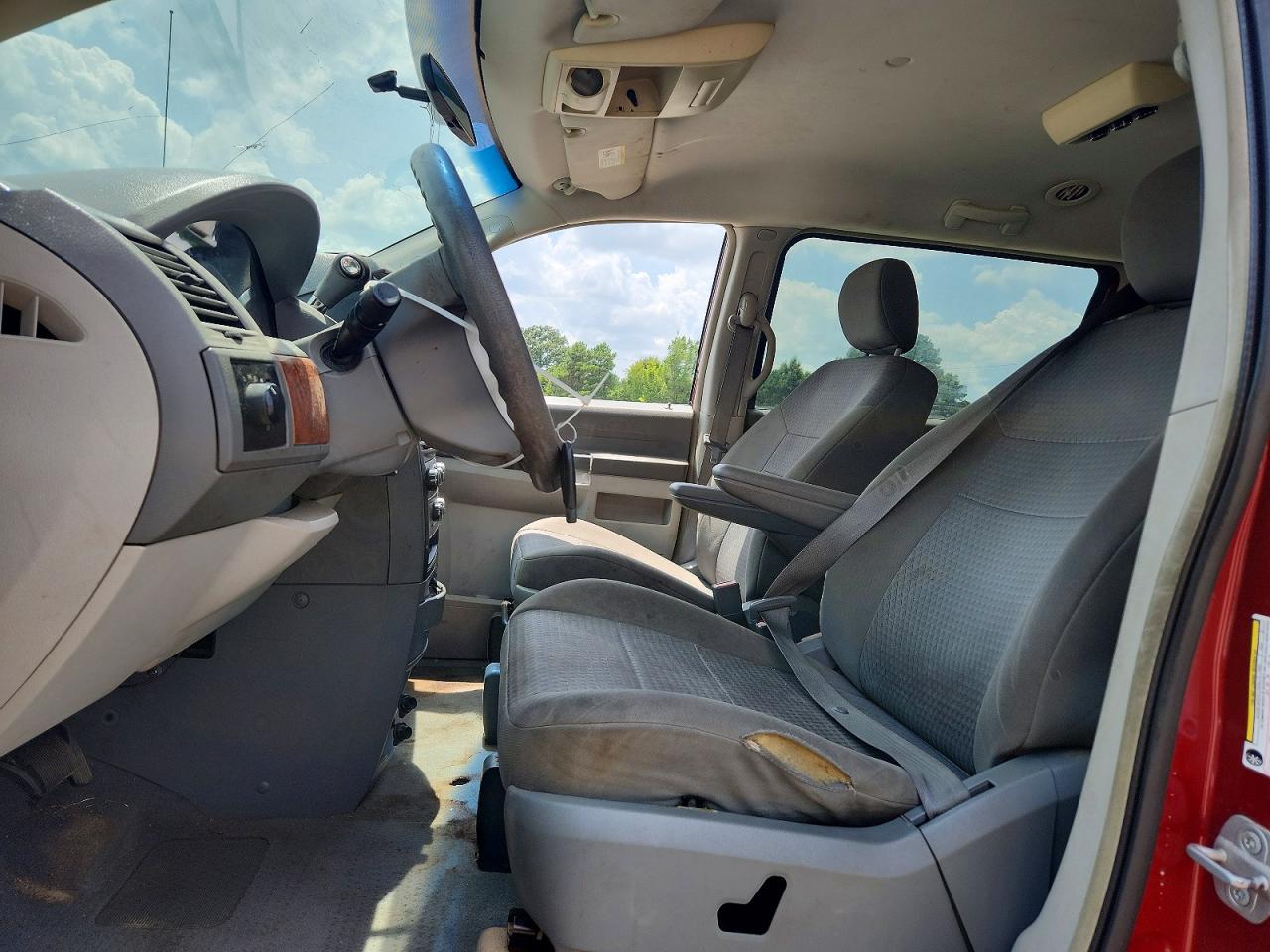 2008 Chrysler Town & Country Lx Красный vin: 2A8HR44HX8R799392