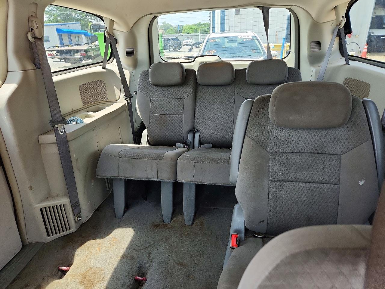 2008 Chrysler Town & Country Lx Красный vin: 2A8HR44HX8R799392