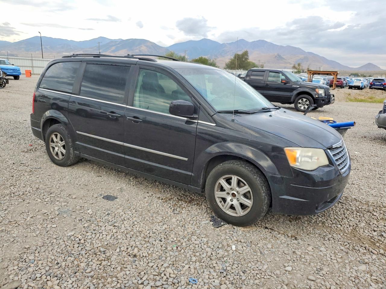 2009 Chrysler Town & Country Touring Black vin: 2A8HR54109R503869