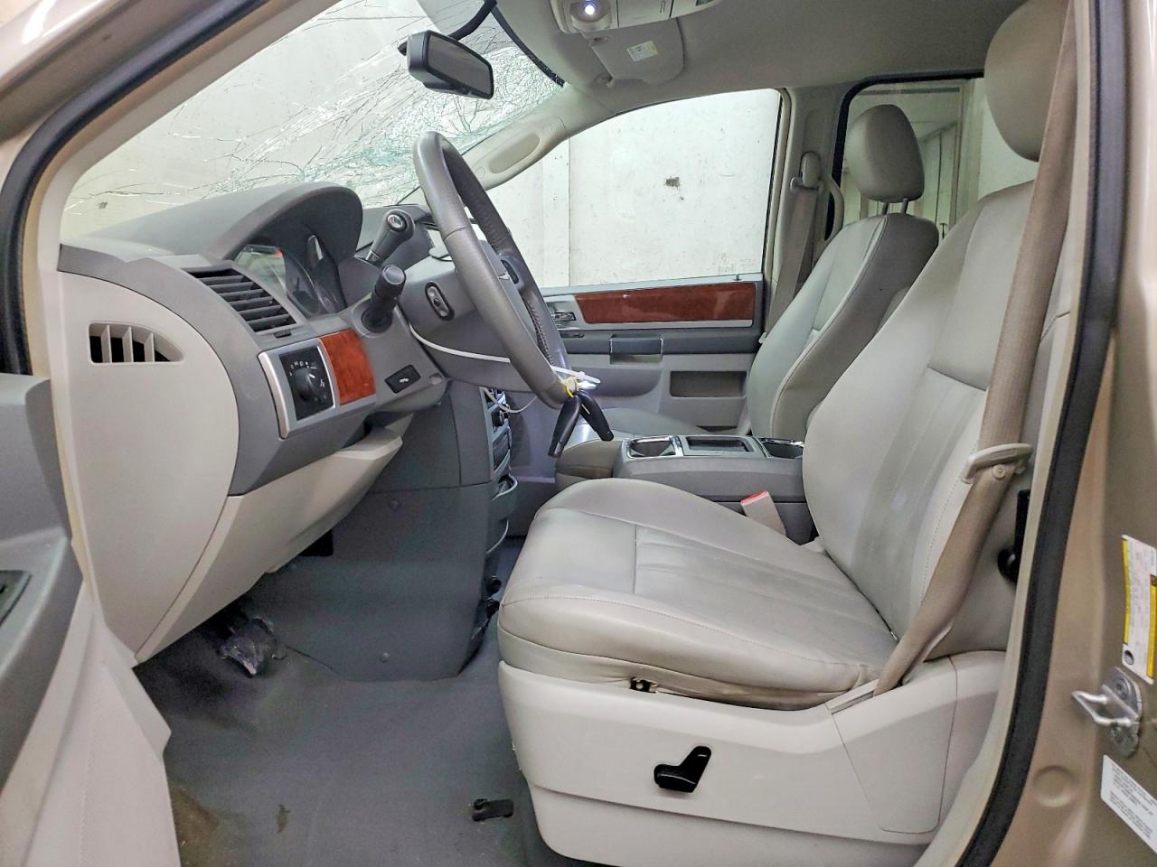 2009 Chrysler Town & Country Touring Gold vin: 2A8HR54109R635160