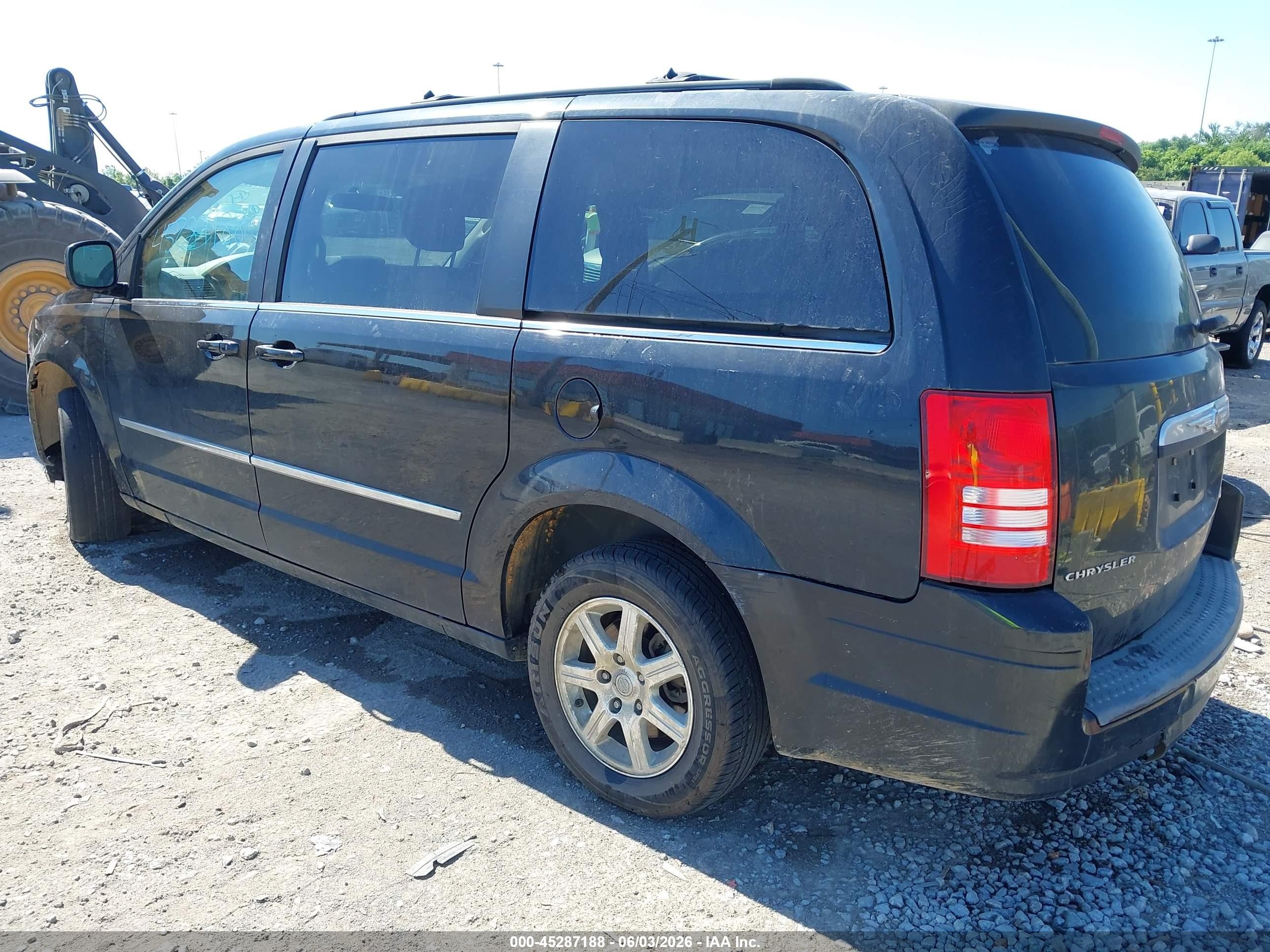 2009 Chrysler Town & Country Touring Black vin: 2A8HR54119R549159