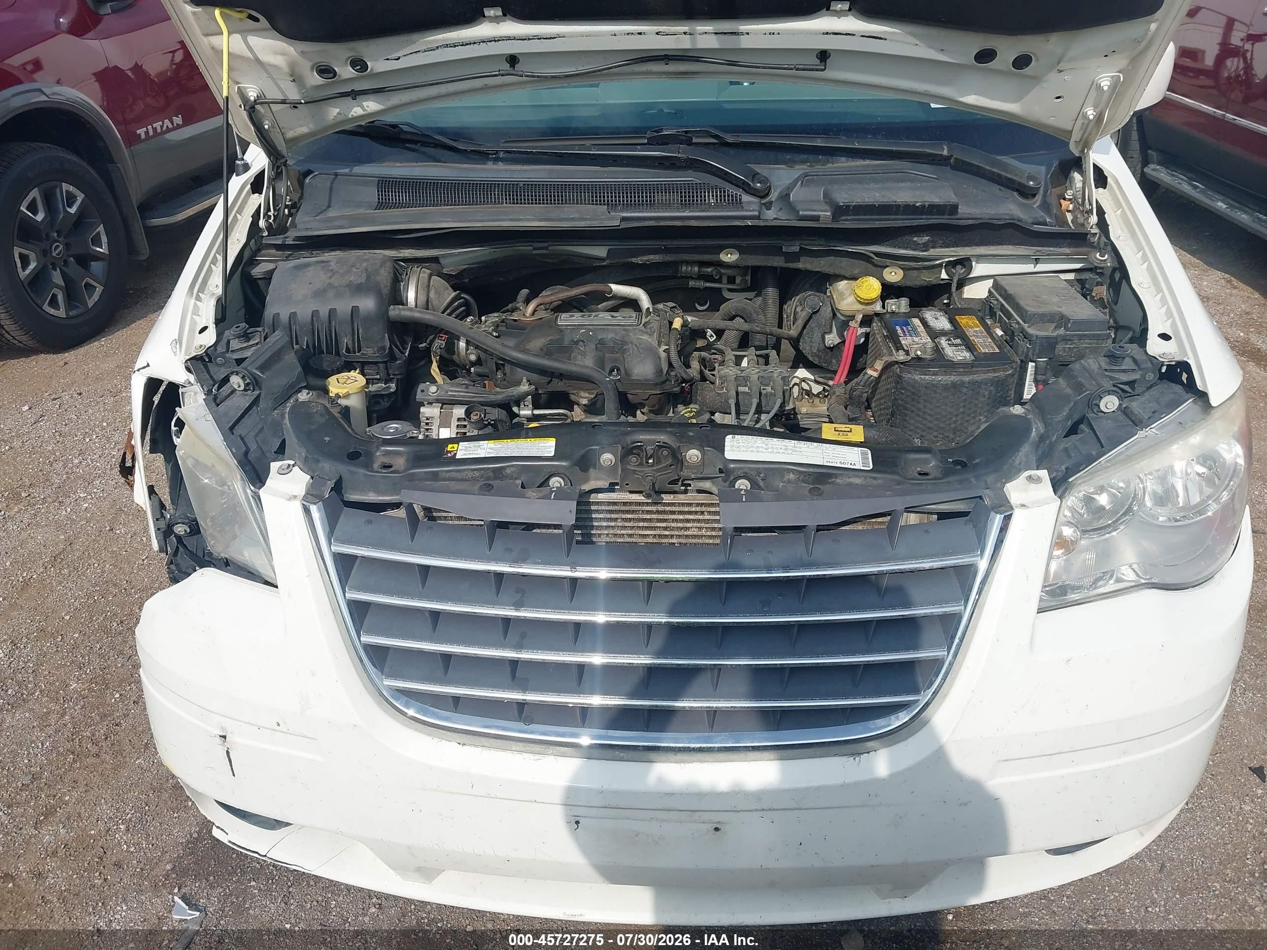 2009 Chrysler Town & Country Touring White vin: 2A8HR54119R555303