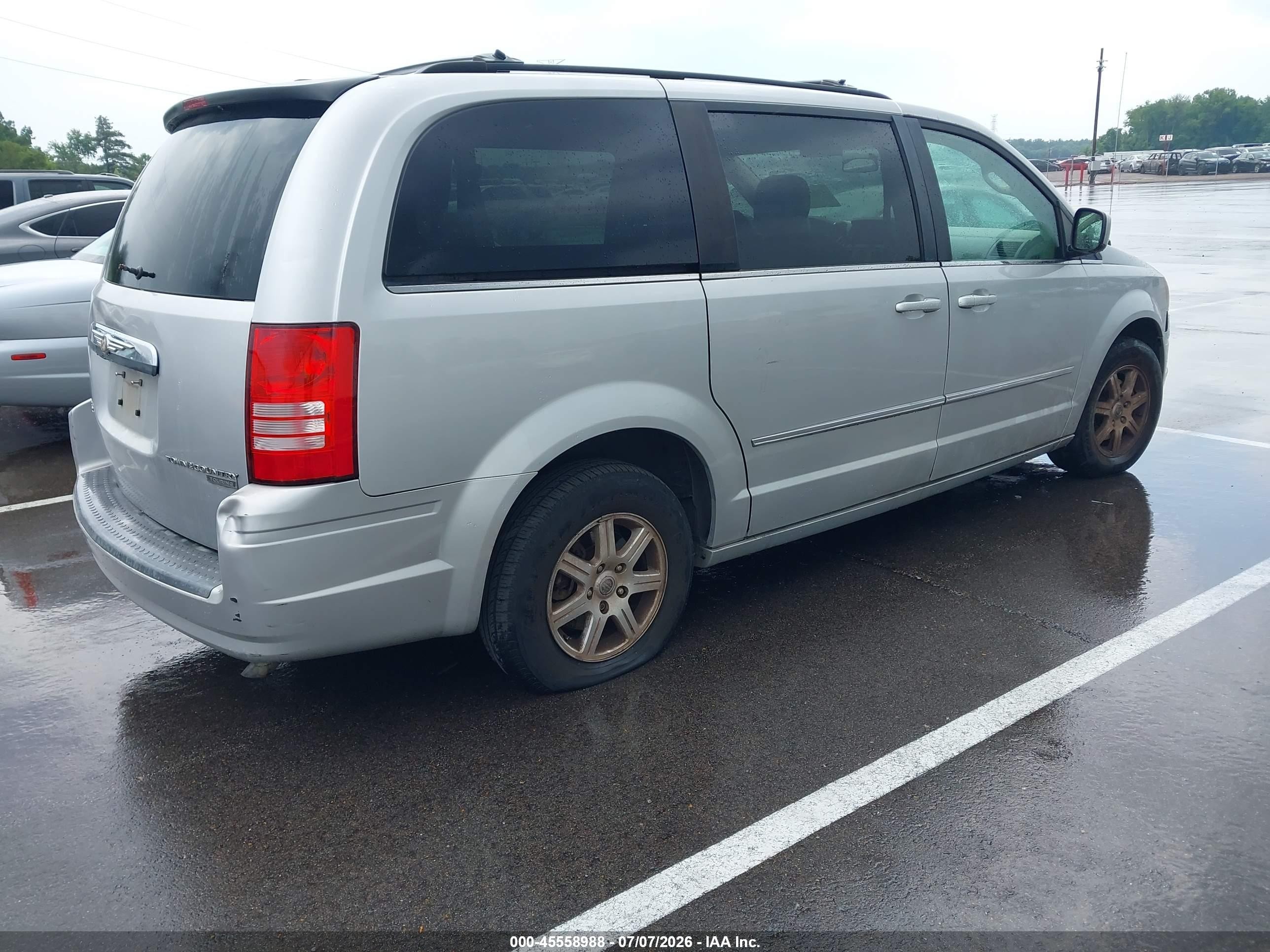 2009 Chrysler Town & Country Touring Silver vin: 2A8HR54119R565443
