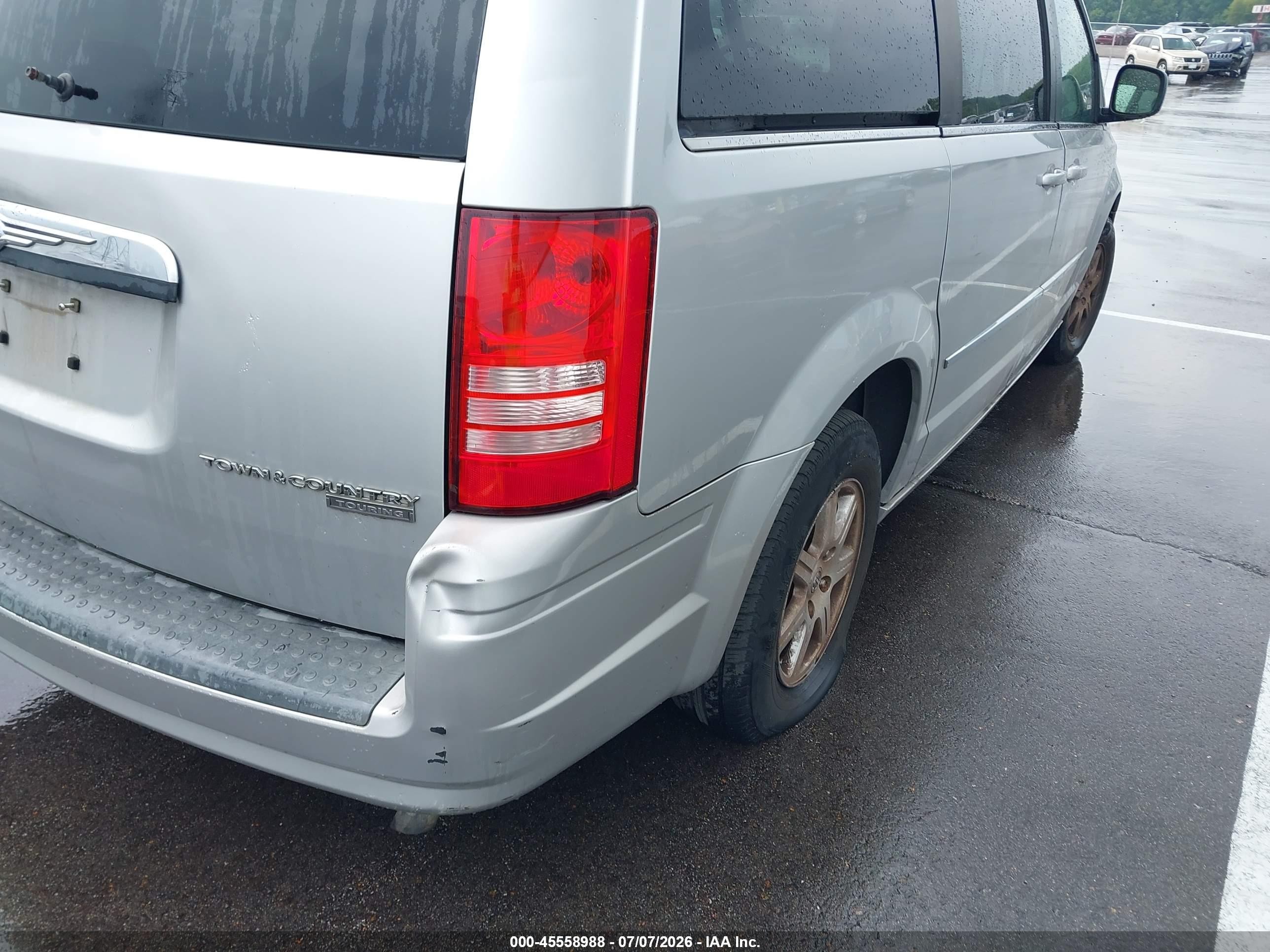 2009 Chrysler Town & Country Touring Silver vin: 2A8HR54119R565443