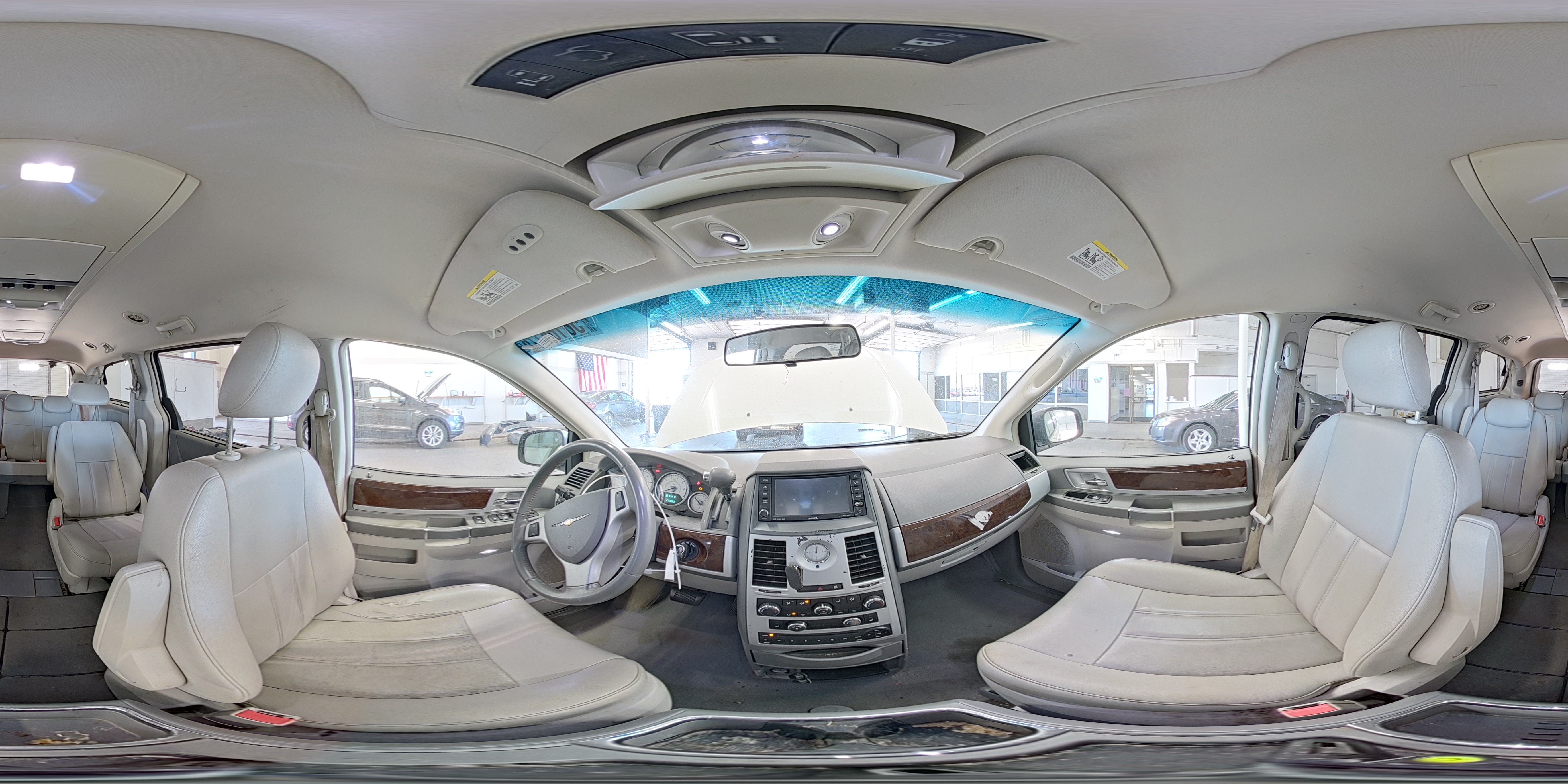 2009 Chrysler Town & Country Touring White vin: 2A8HR54119R640688