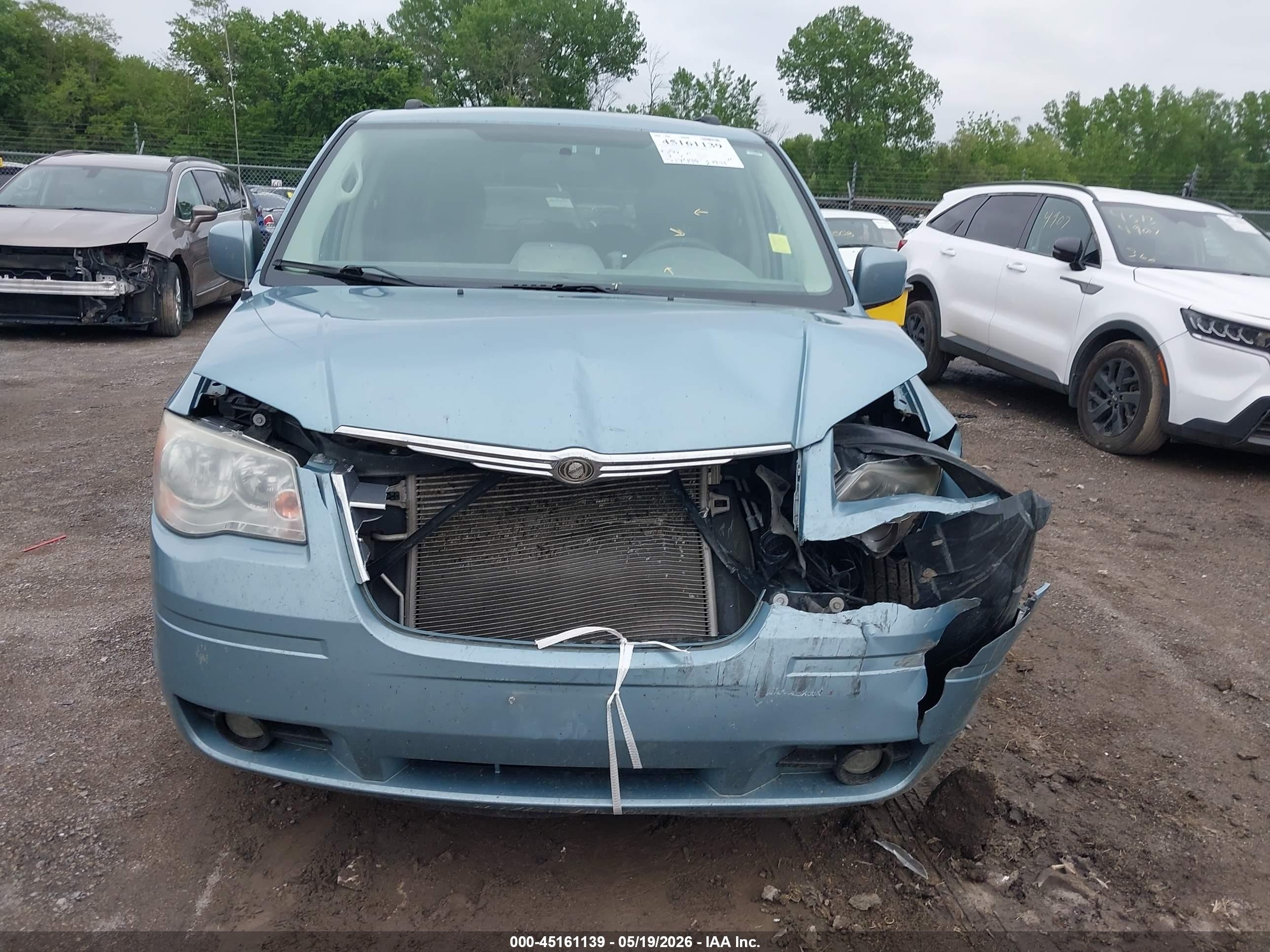 2009 Chrysler Town & Country Touring Light Blue vin: 2A8HR54119R665557