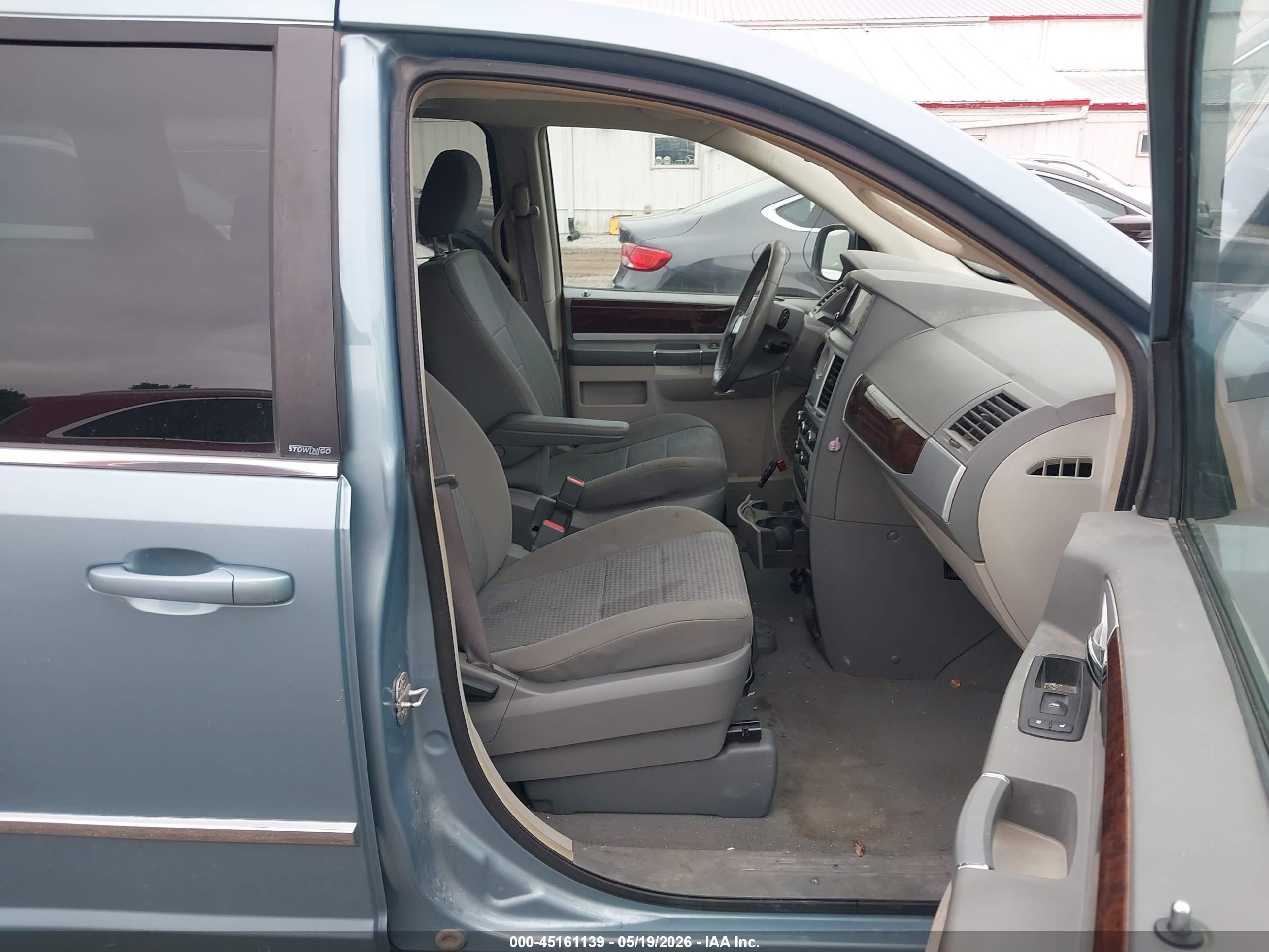 2009 Chrysler Town & Country Touring Light Blue vin: 2A8HR54119R665557