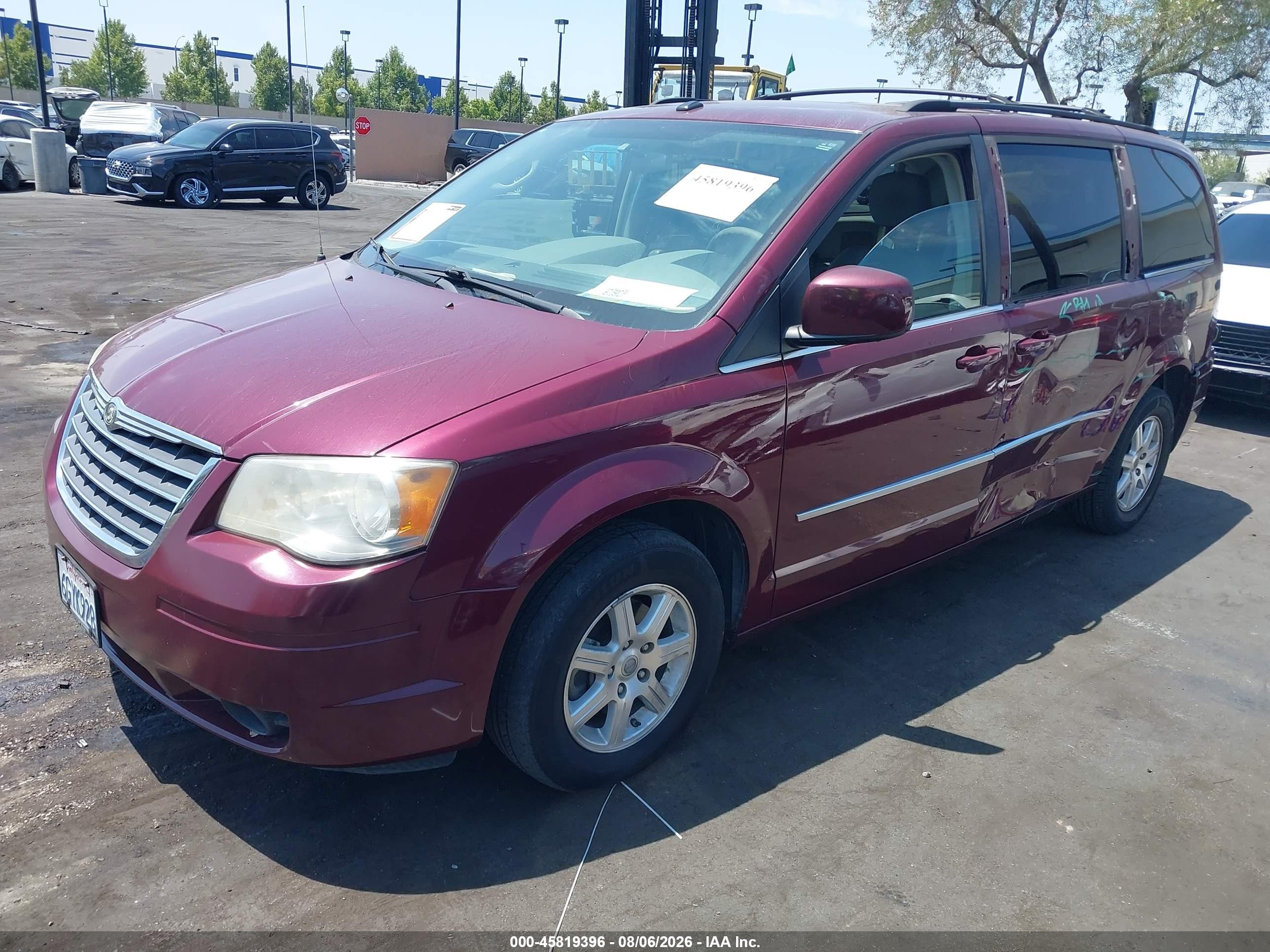 2009 Chrysler Town & Country Touring Burgundy vin: 2A8HR54129R522410
