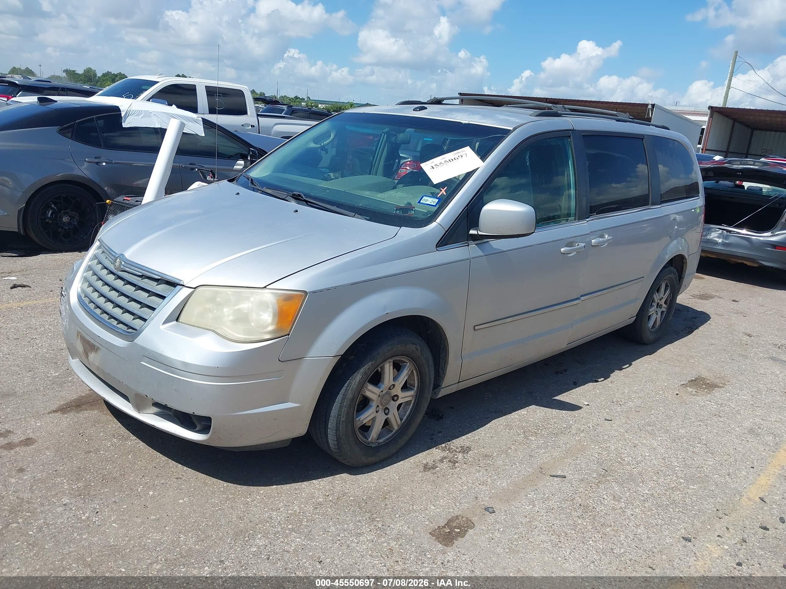 2009 Chrysler Town & Country Touring Silver vin: 2A8HR54129R528000