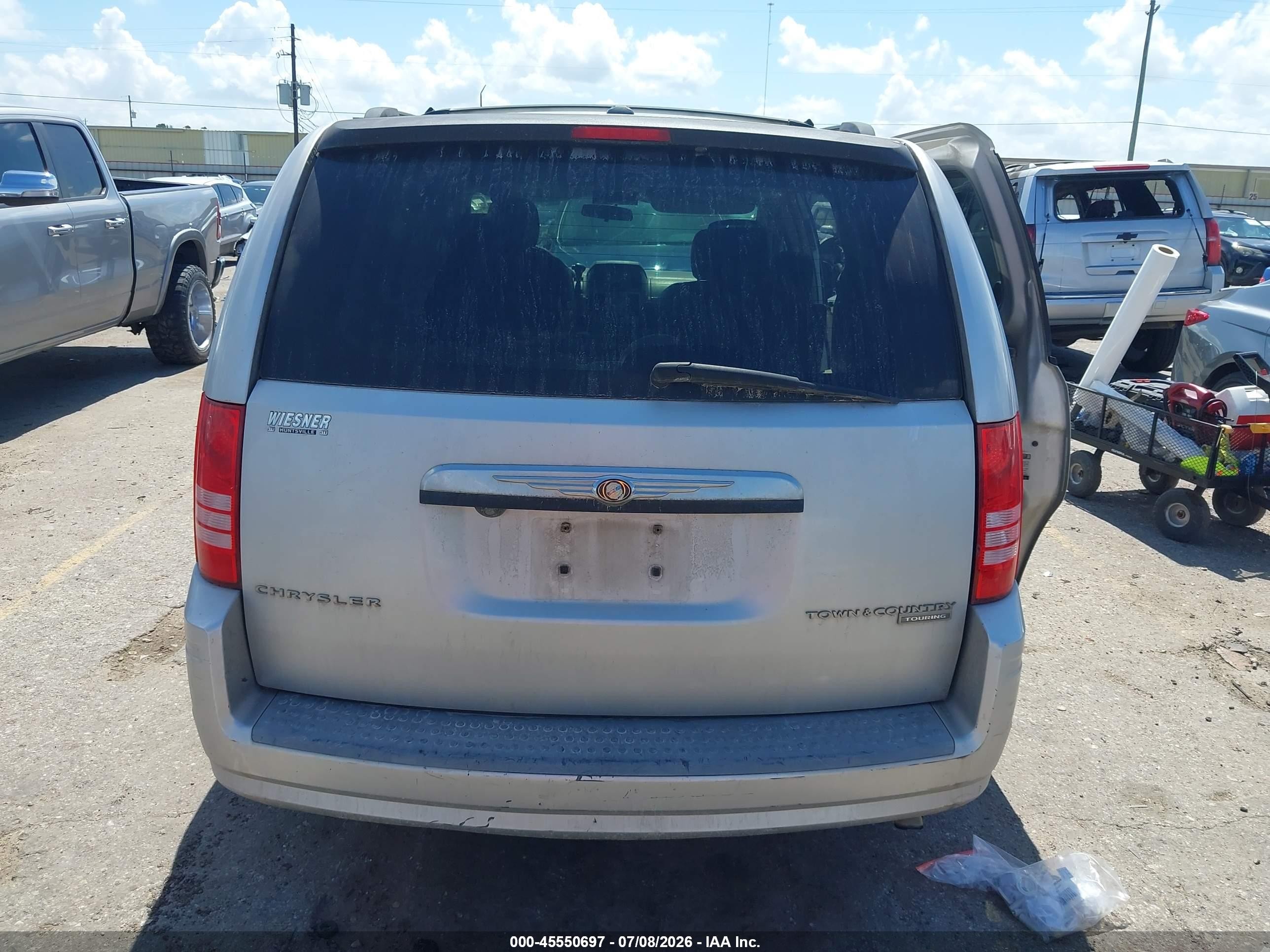 2009 Chrysler Town & Country Touring Silver vin: 2A8HR54129R528000