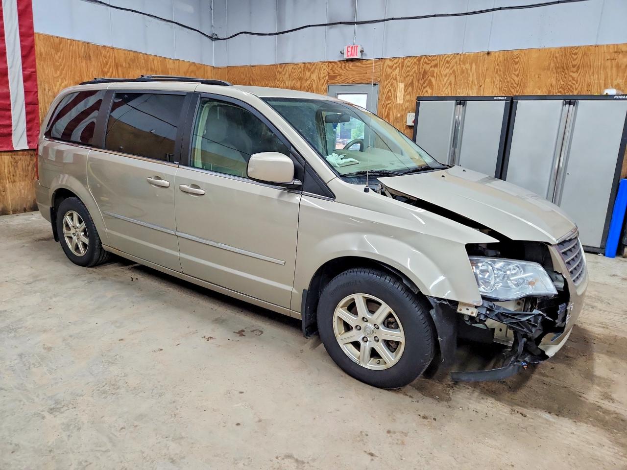 2009 Chrysler Town & Country Touring Tan vin: 2A8HR54139R562592