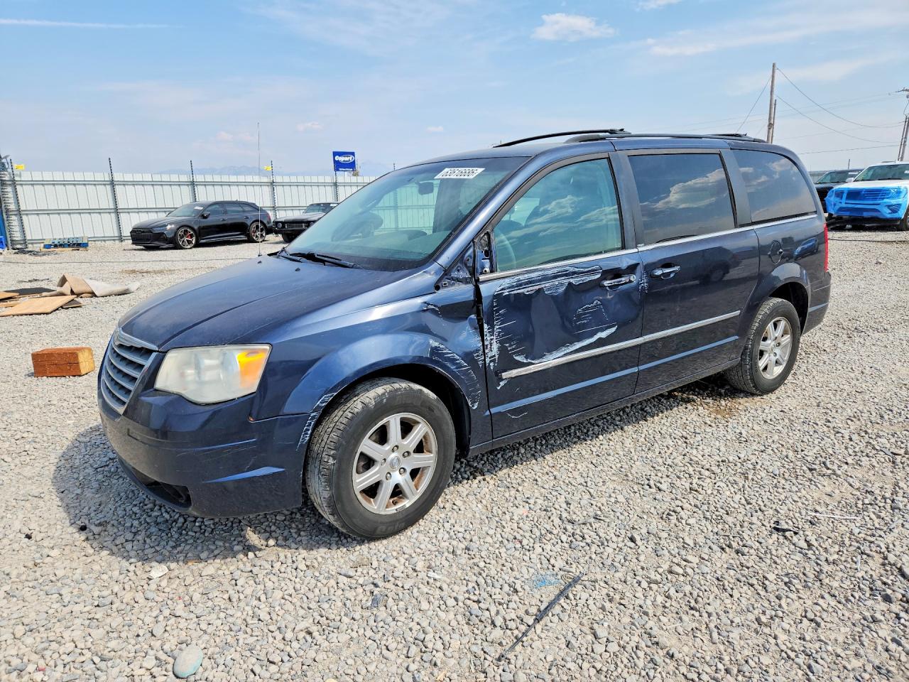 2009 Chrysler Town & Country Touring Blue vin: 2A8HR54139R663969