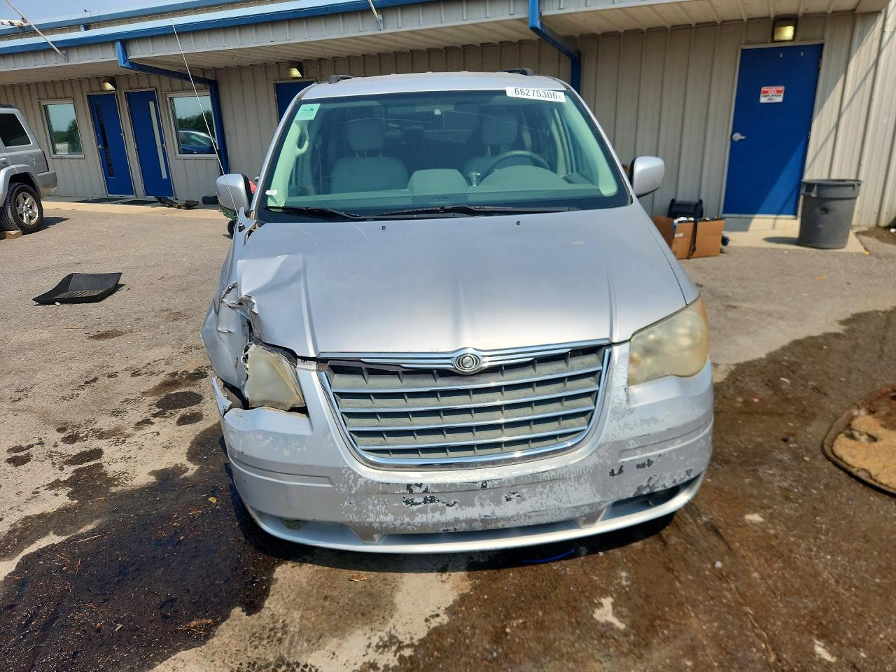2009 Chrysler Town & Country Touring Серебряный vin: 2A8HR54149R508556