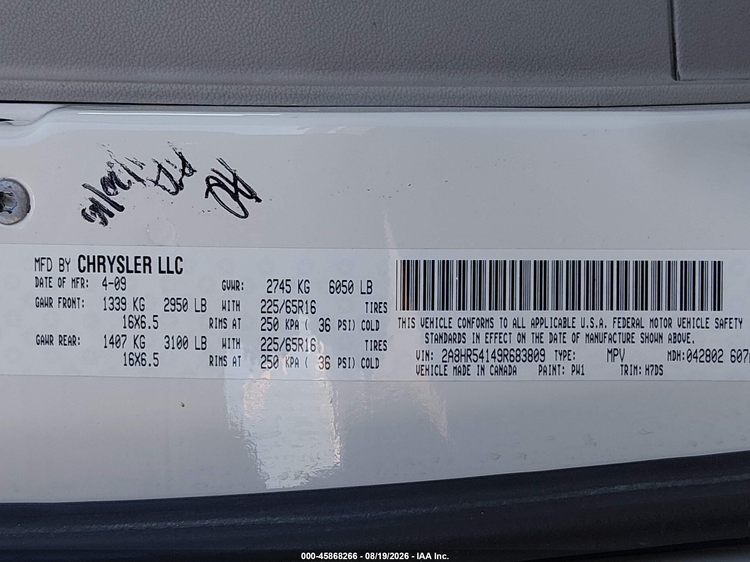 2009 Chrysler Town & Country Touring White vin: 2A8HR54149R683809