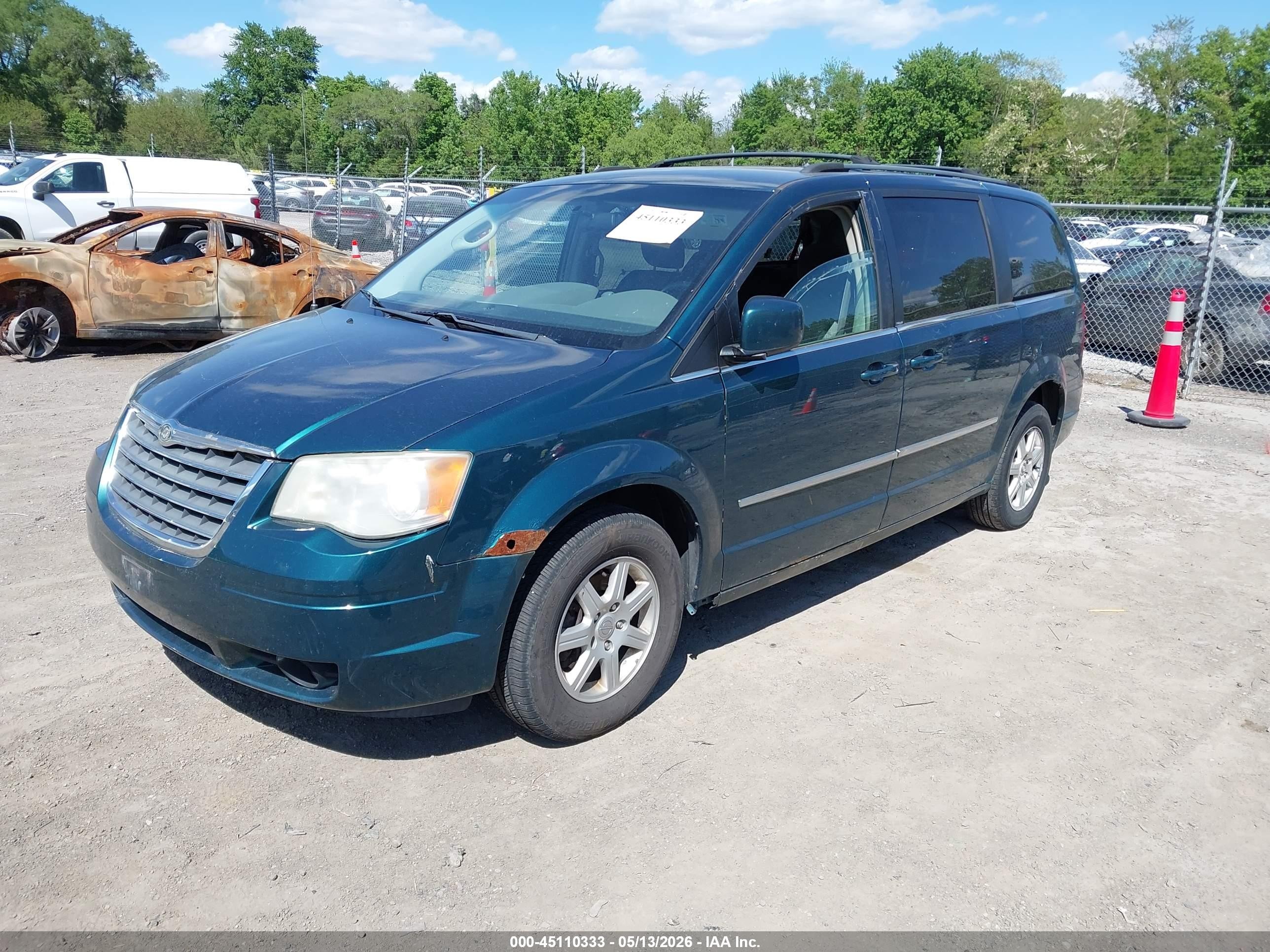 2009 Chrysler Town & Country Touring Green vin: 2A8HR54159R614806