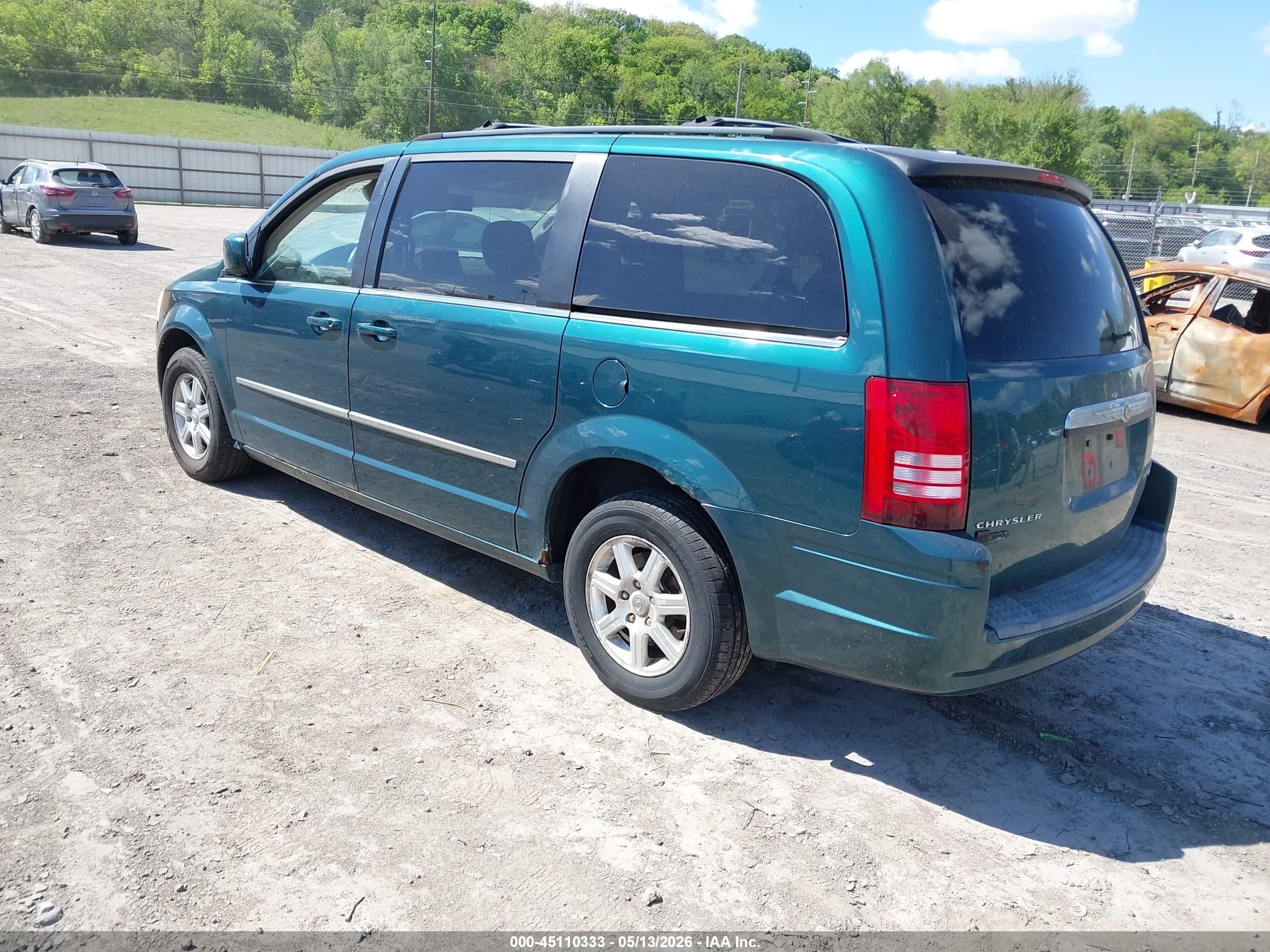 2009 Chrysler Town & Country Touring Green vin: 2A8HR54159R614806