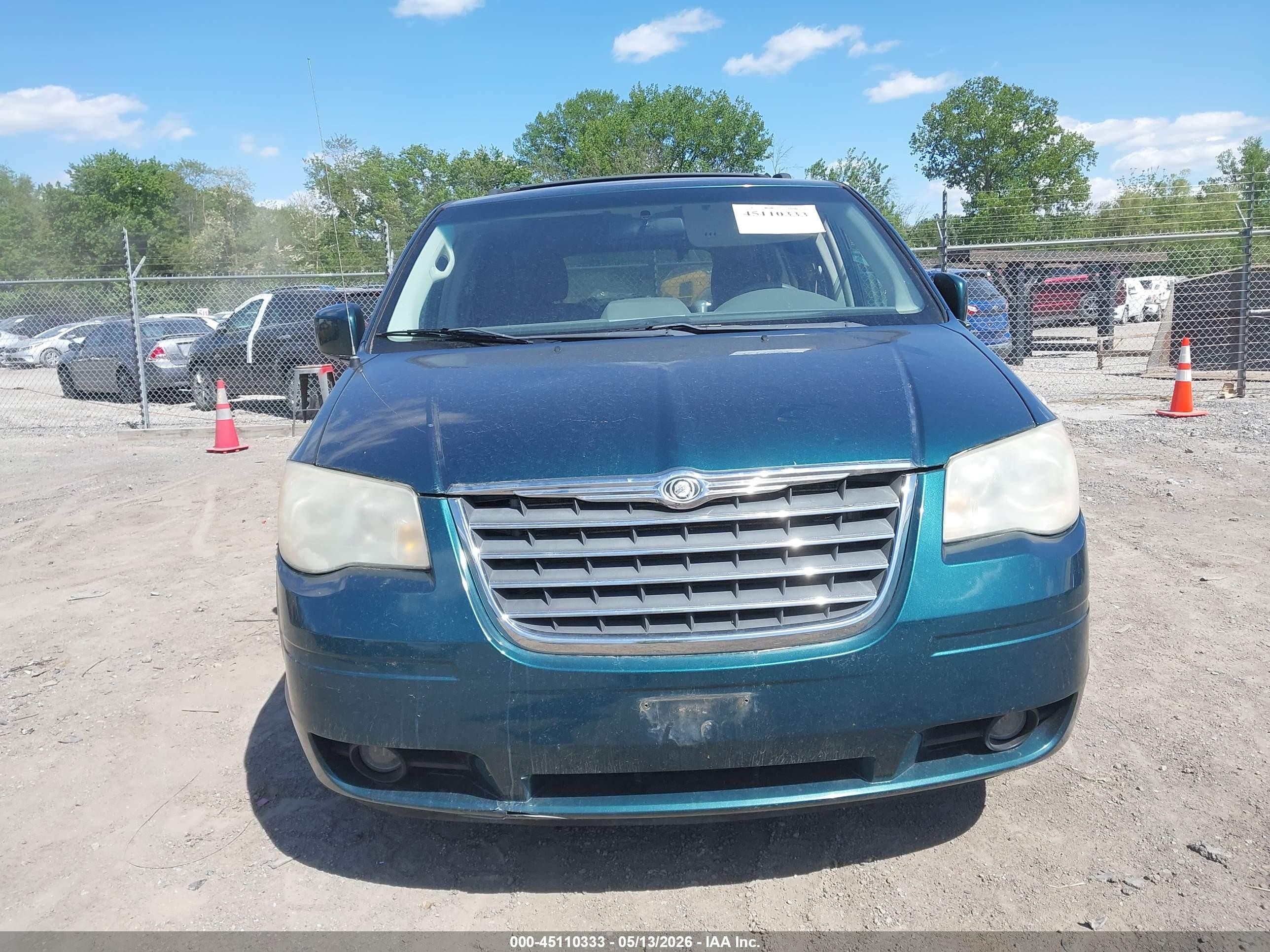 2009 Chrysler Town & Country Touring Green vin: 2A8HR54159R614806
