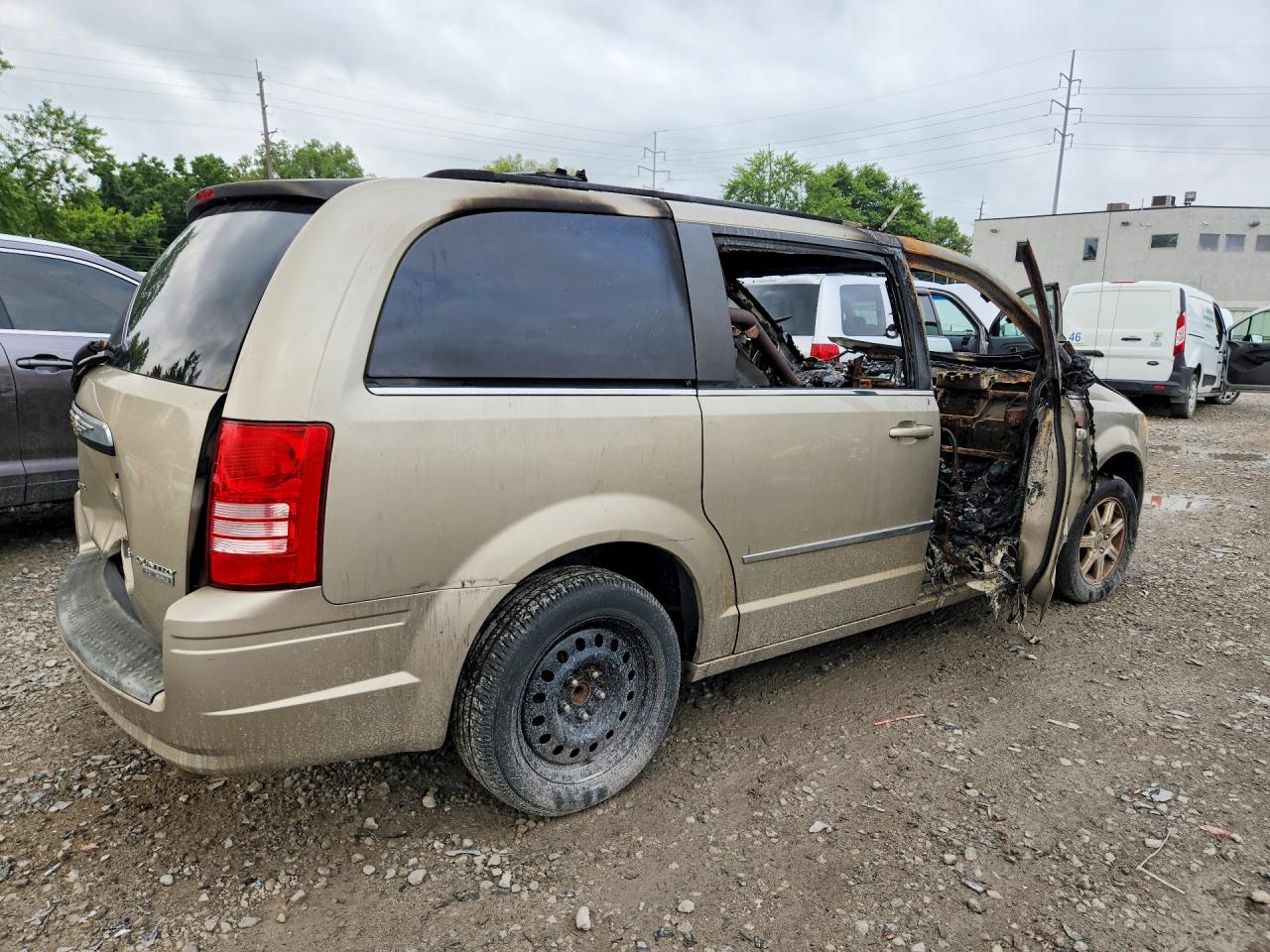2009 Chrysler Town & Country Touring Gold vin: 2A8HR54159R627622