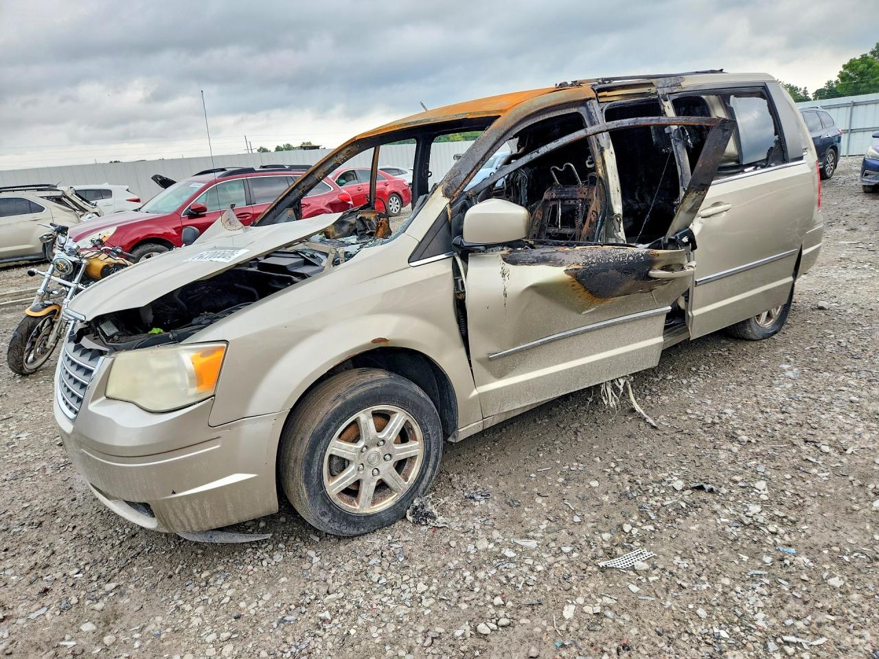 2009 Chrysler Town & Country Touring Gold vin: 2A8HR54159R627622