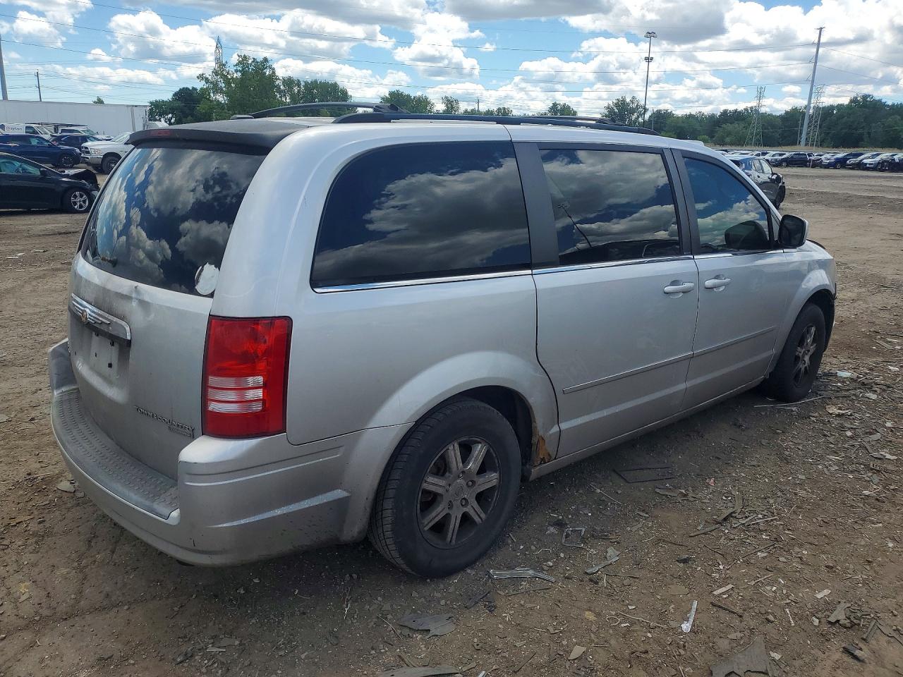 2009 Chrysler Town & Country Touring Silver vin: 2A8HR54169R592783
