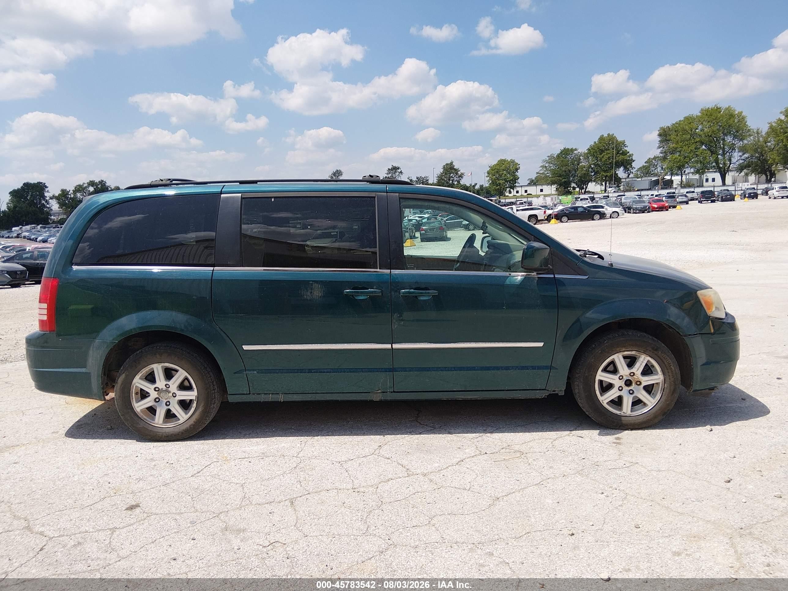 2009 Chrysler Town & Country Touring Green vin: 2A8HR54169R601269